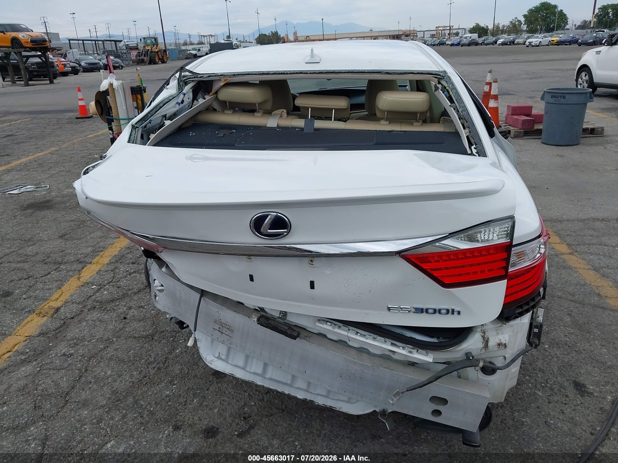 2014 Lexus Es 300h White vin: JTHBW1GG2E2066026
