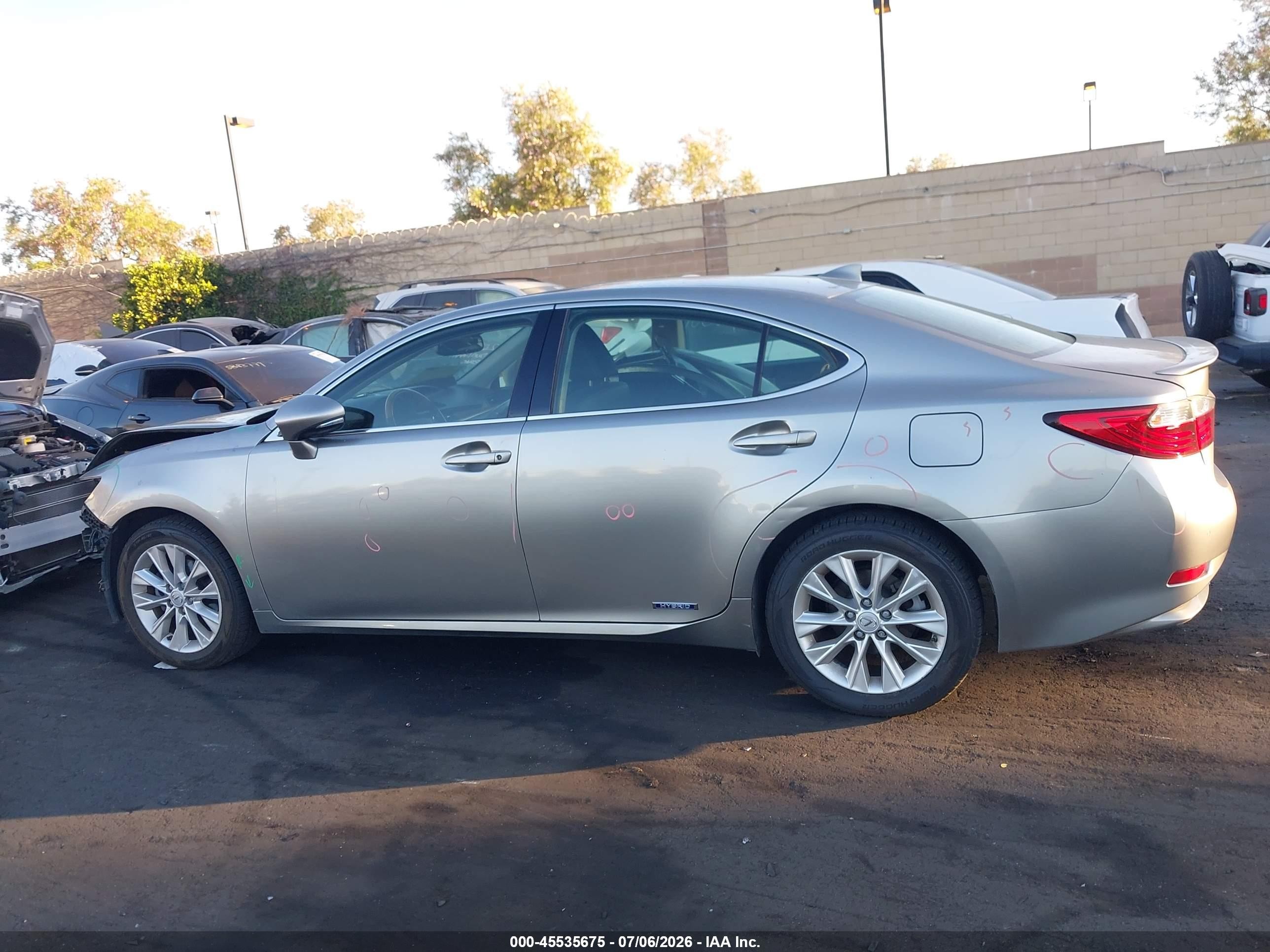 2015 Lexus Es 300h   Silver vin: JTHBW1GG2F2097956