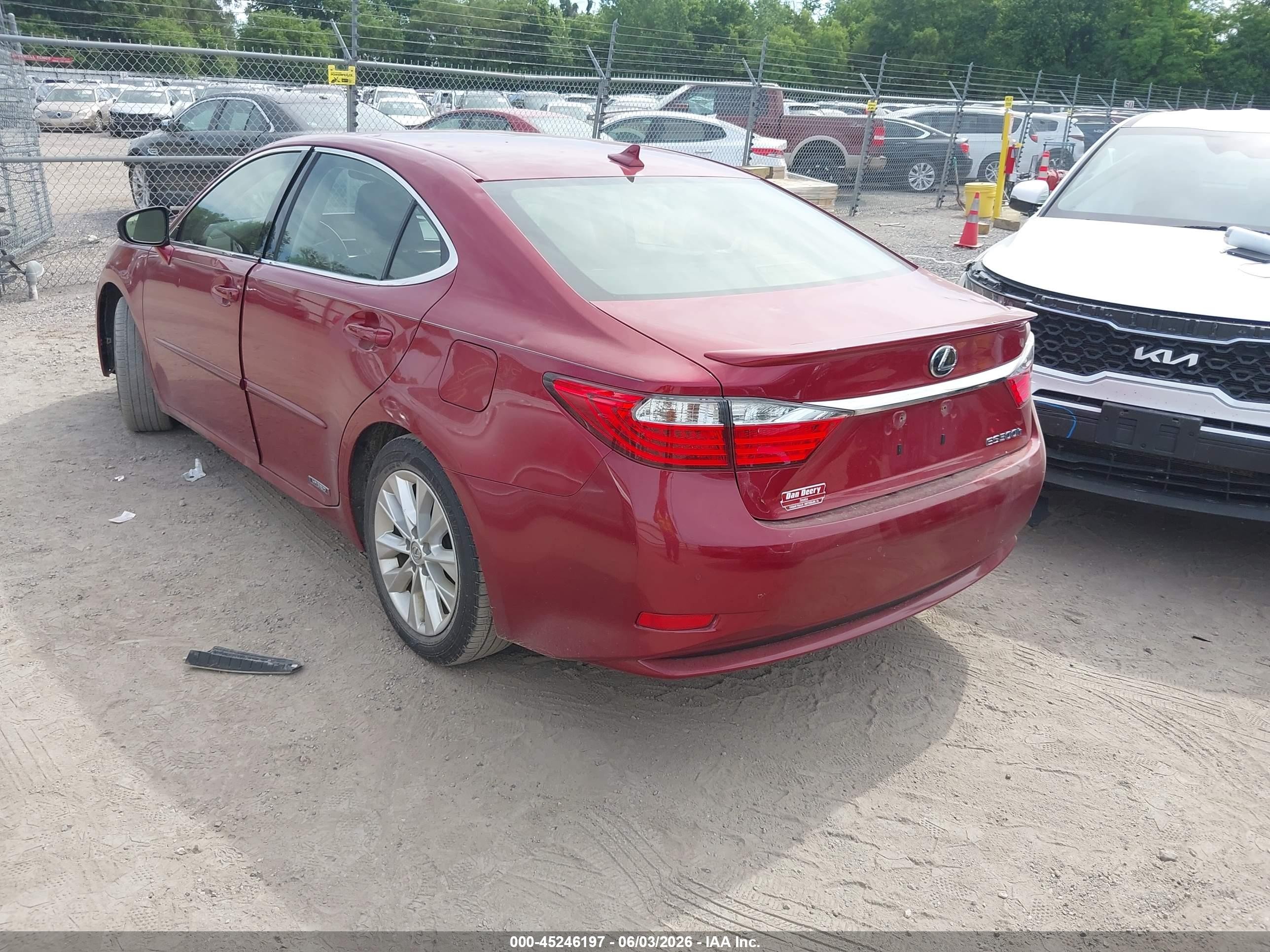 2013 Lexus Es 300h   Красный vin: JTHBW1GG3D2008702