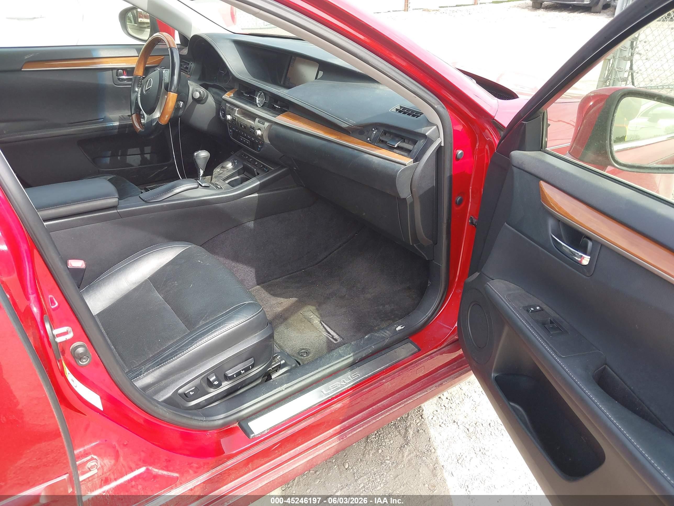 2013 Lexus Es 300h   Красный vin: JTHBW1GG3D2008702