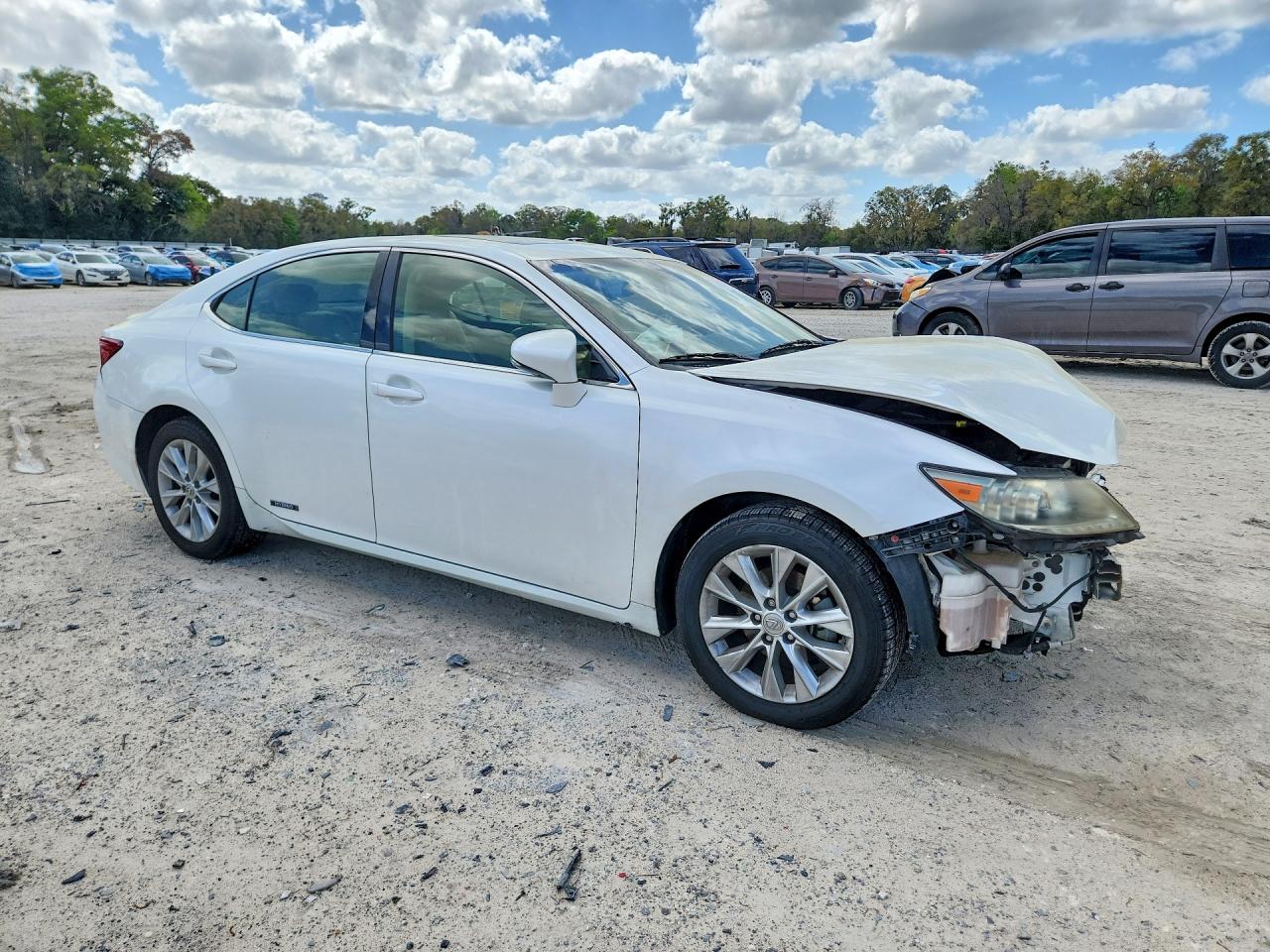 2013 Lexus Es 300h Base White vin: JTHBW1GG3D2033244