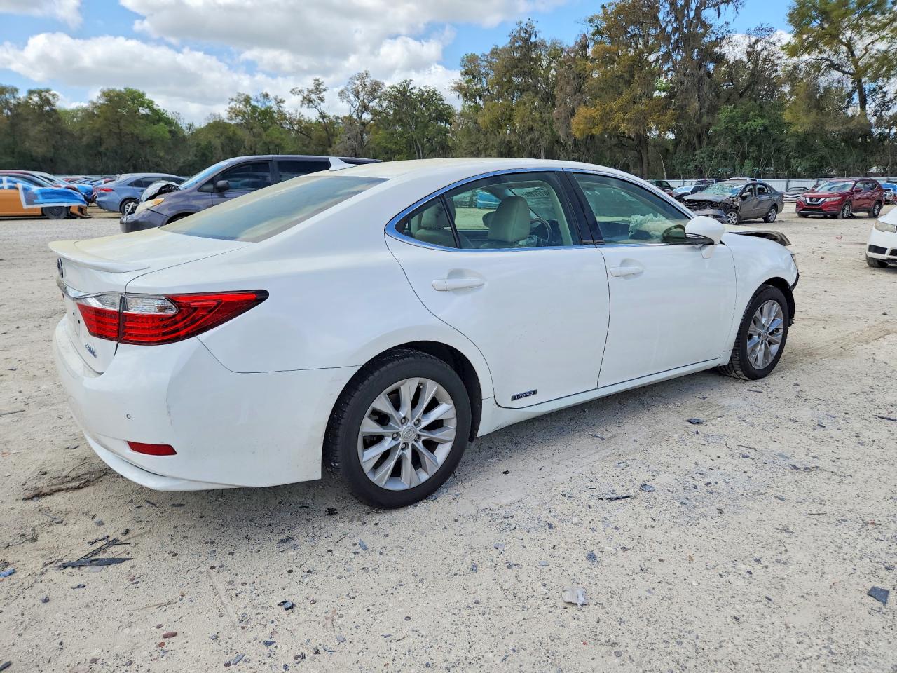 2013 Lexus Es 300h Base White vin: JTHBW1GG3D2033244