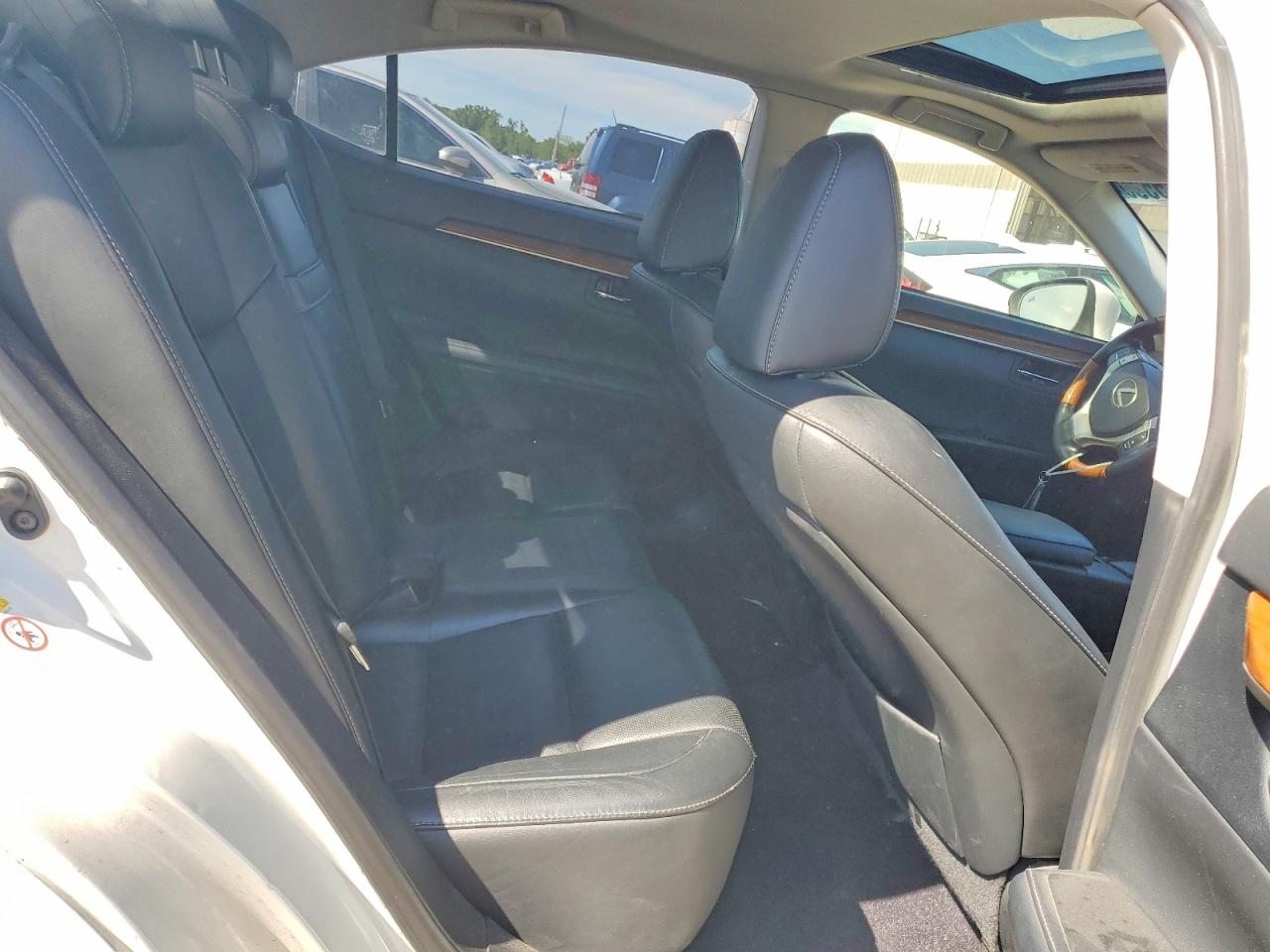 2013 Lexus Es 300h White vin: JTHBW1GG3D2036824