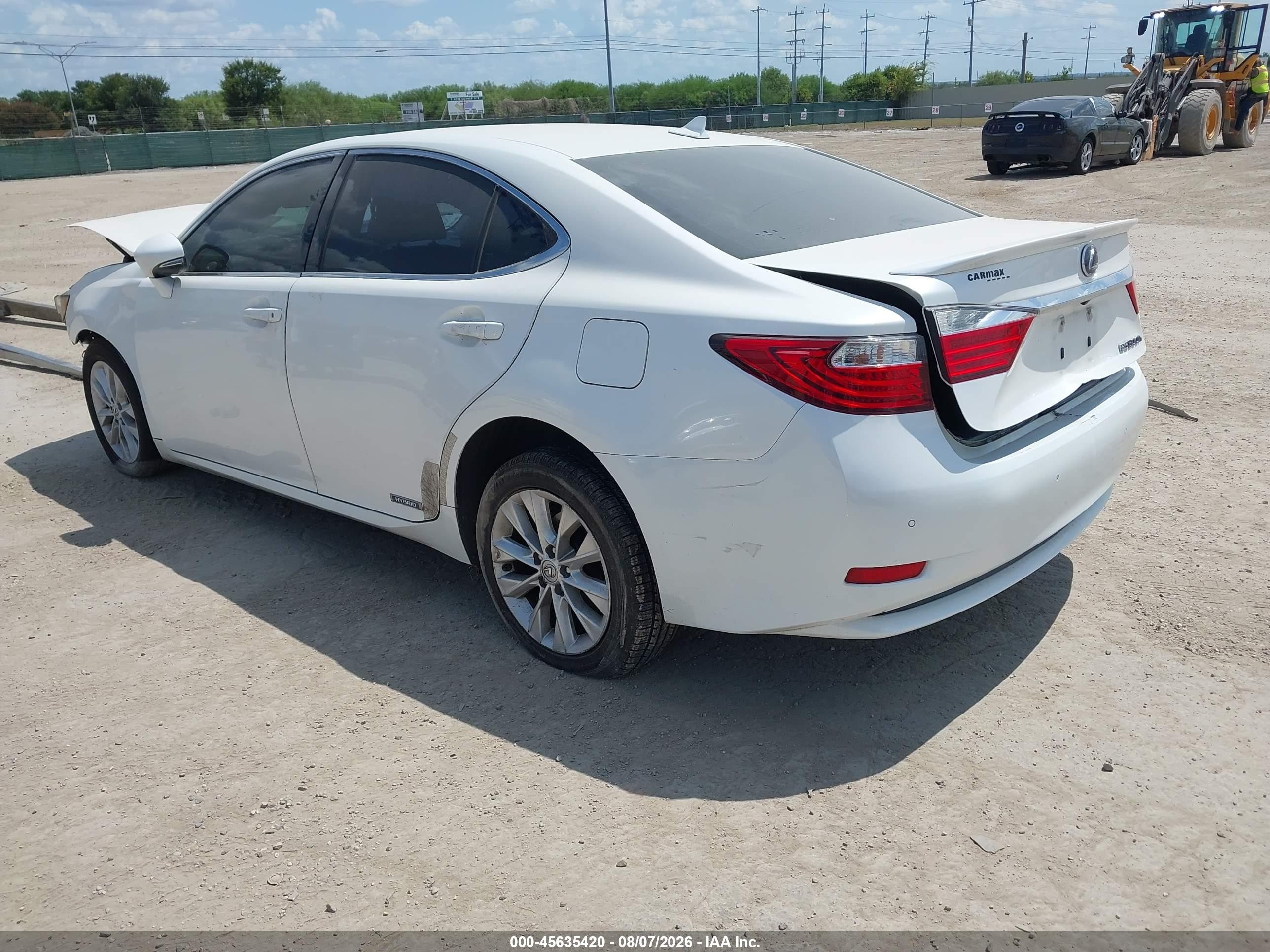 2014 Lexus Es 300h   White vin: JTHBW1GG3E2072241