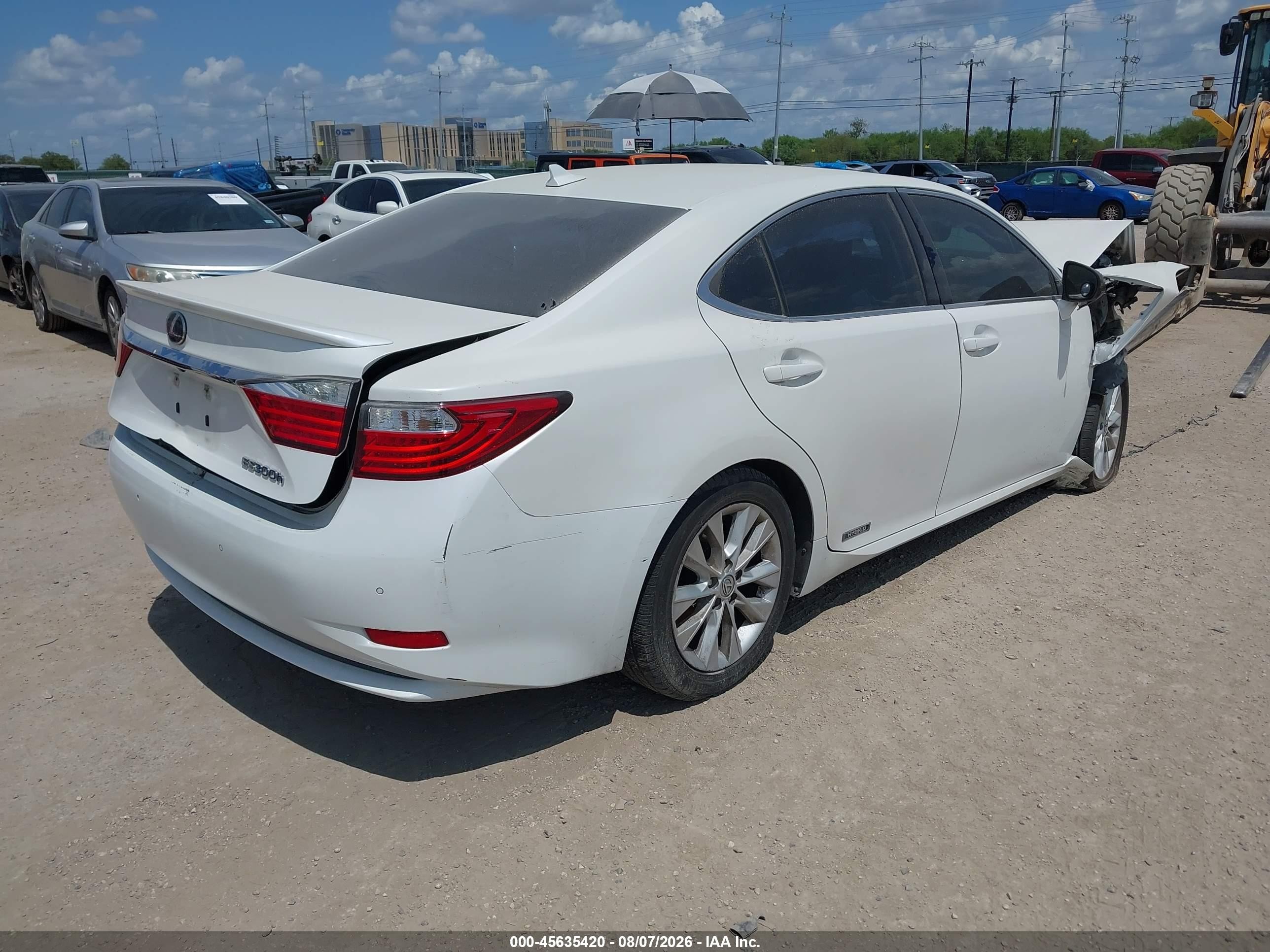 2014 Lexus Es 300h   White vin: JTHBW1GG3E2072241