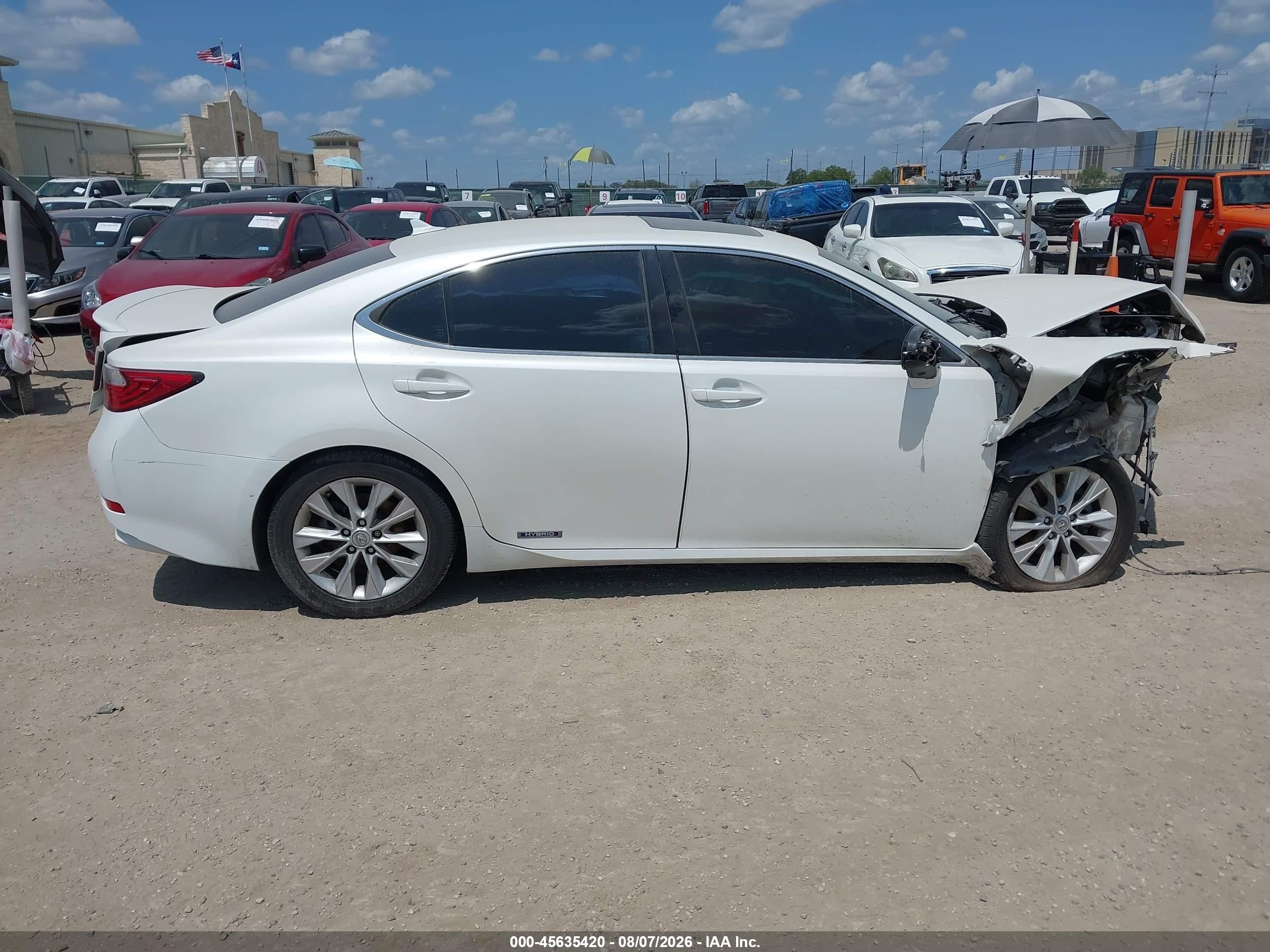 2014 Lexus Es 300h   White vin: JTHBW1GG3E2072241