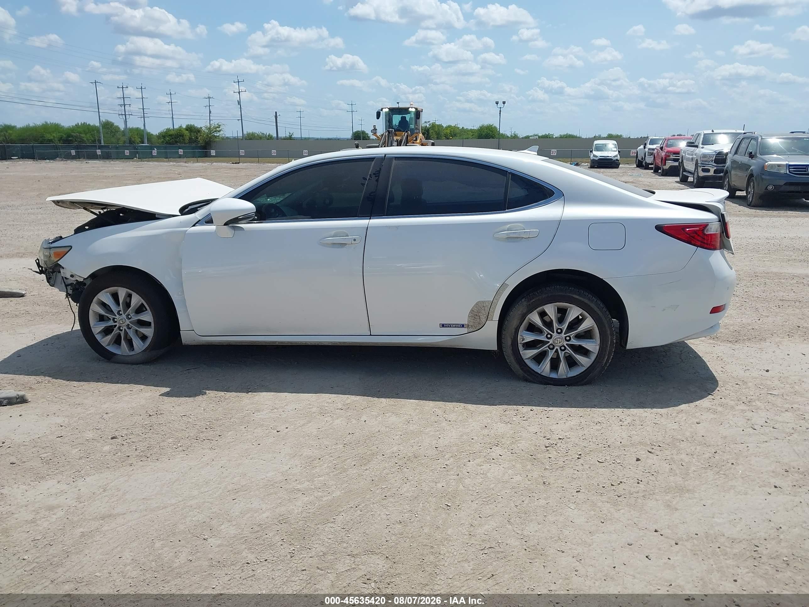2014 Lexus Es 300h   White vin: JTHBW1GG3E2072241