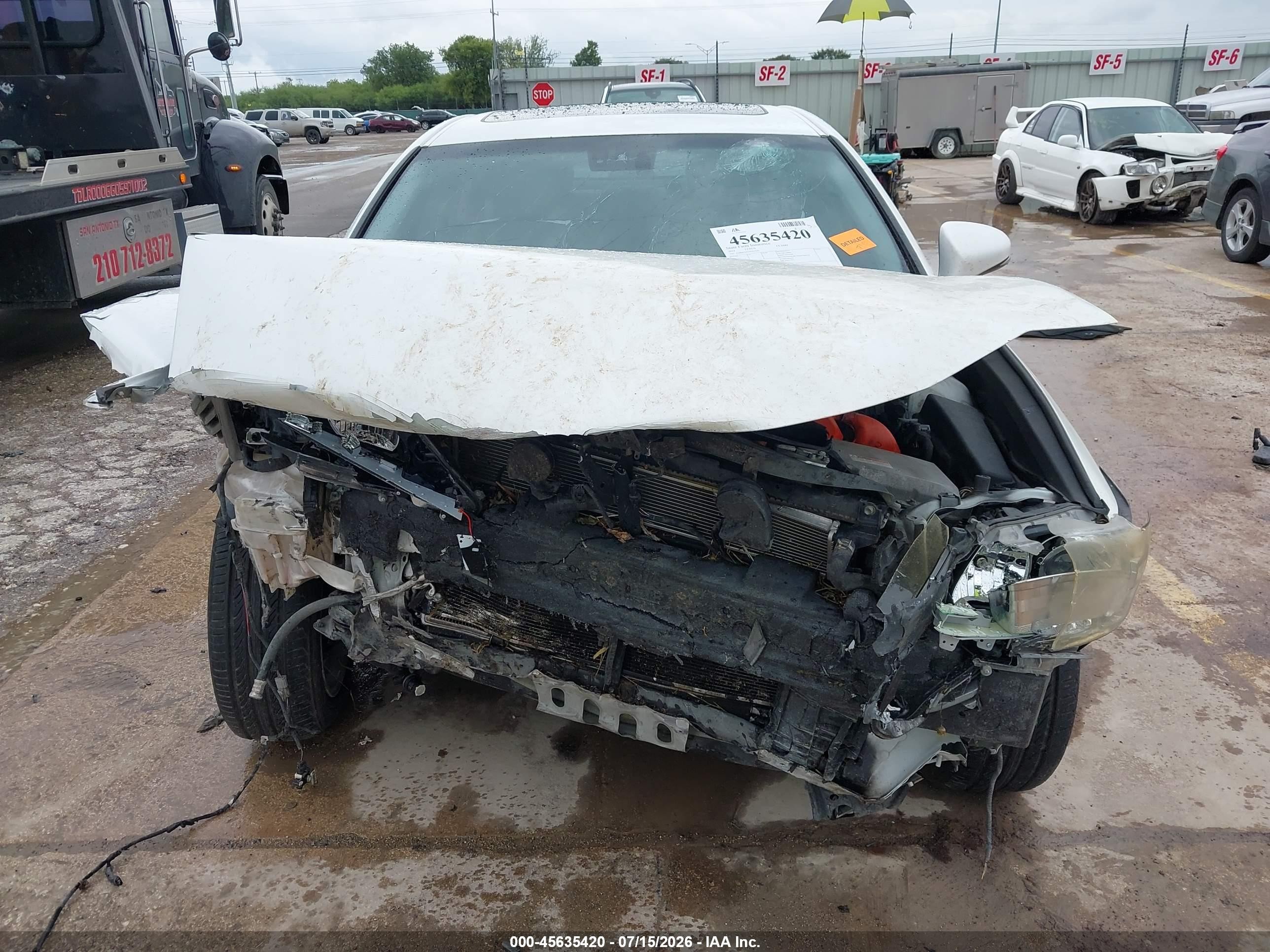 2014 Lexus Es 300h   White vin: JTHBW1GG3E2072241