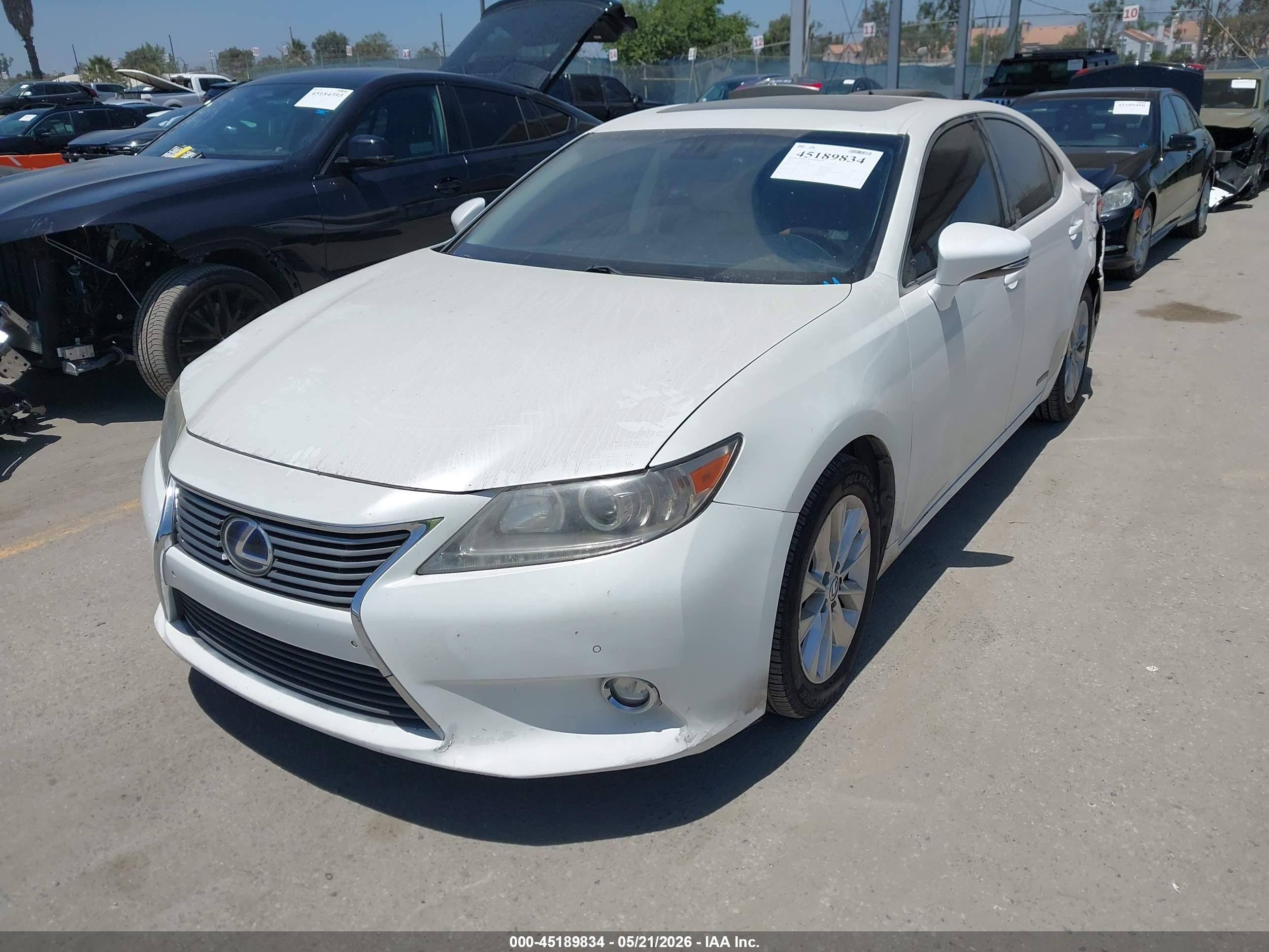 2015 Lexus Es 300h   White vin: JTHBW1GG3F2083404