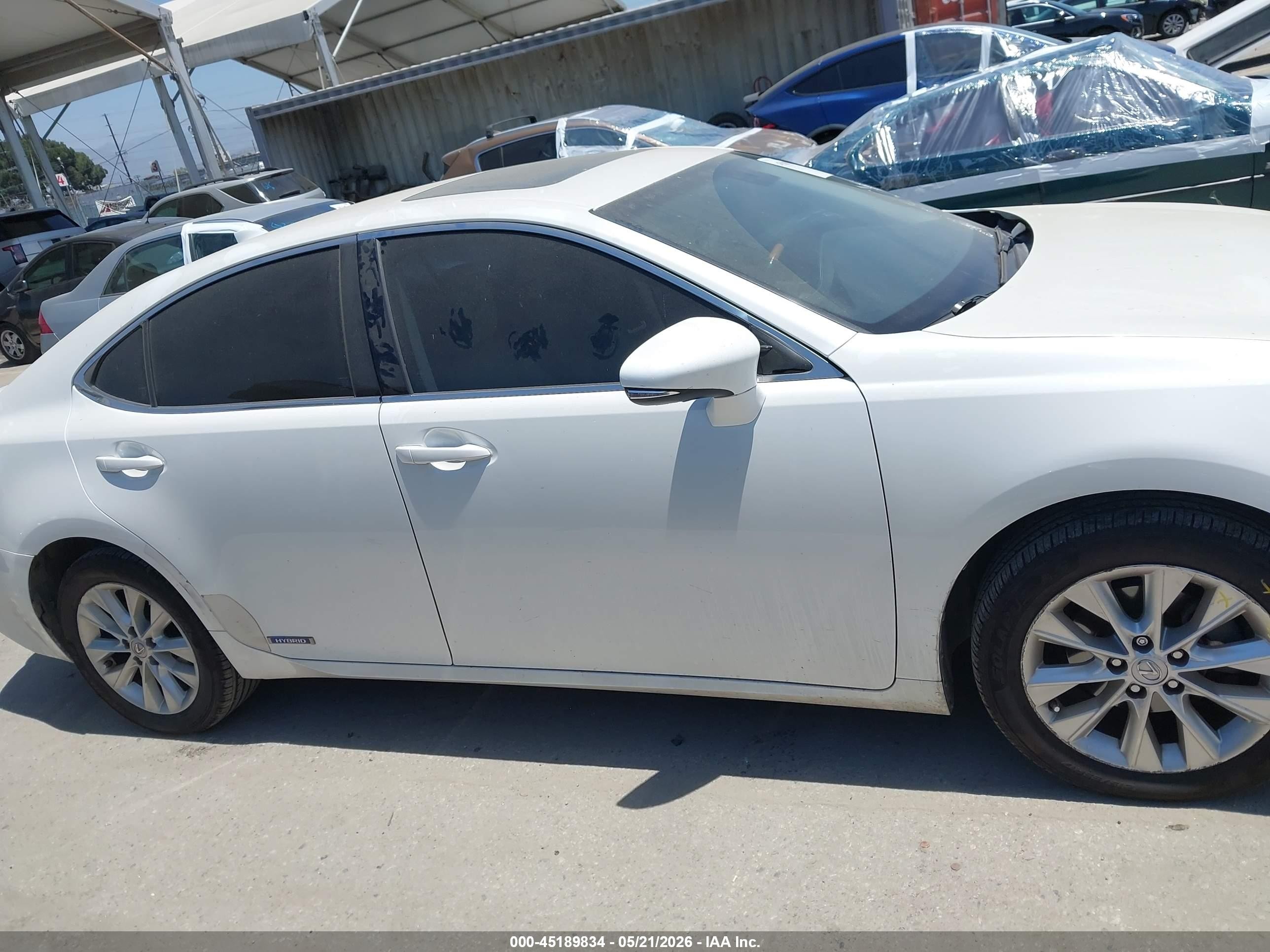 2015 Lexus Es 300h   White vin: JTHBW1GG3F2083404