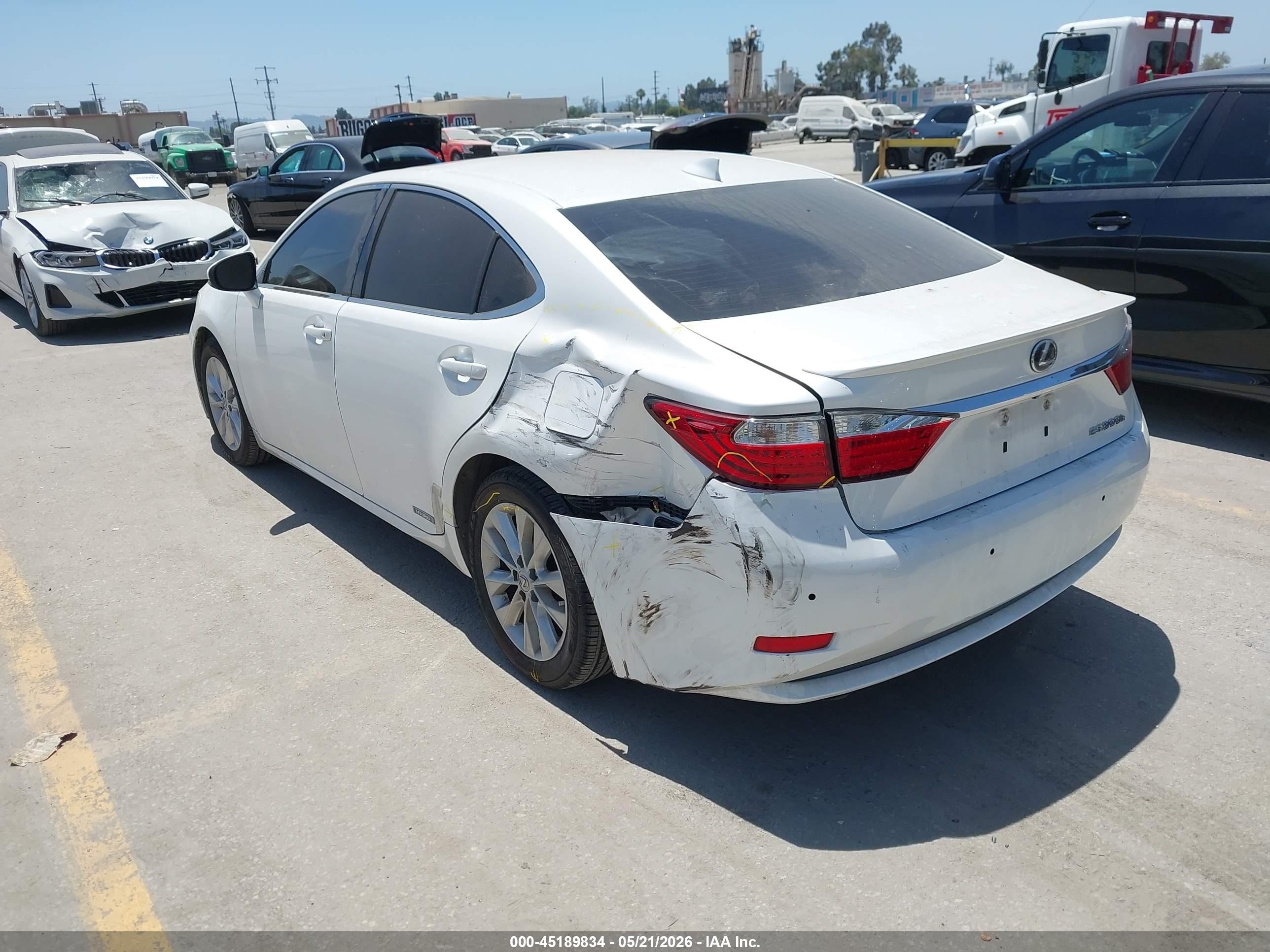 2015 Lexus Es 300h   White vin: JTHBW1GG3F2083404