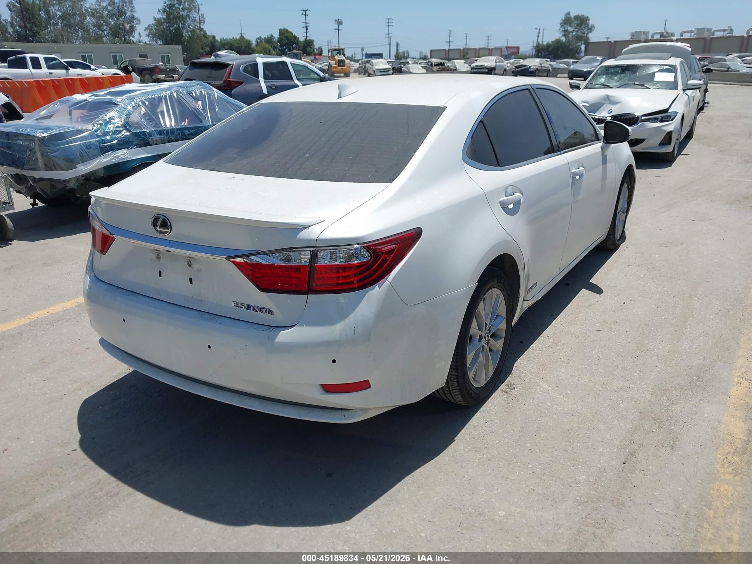 2015 Lexus Es 300h   White vin: JTHBW1GG3F2083404