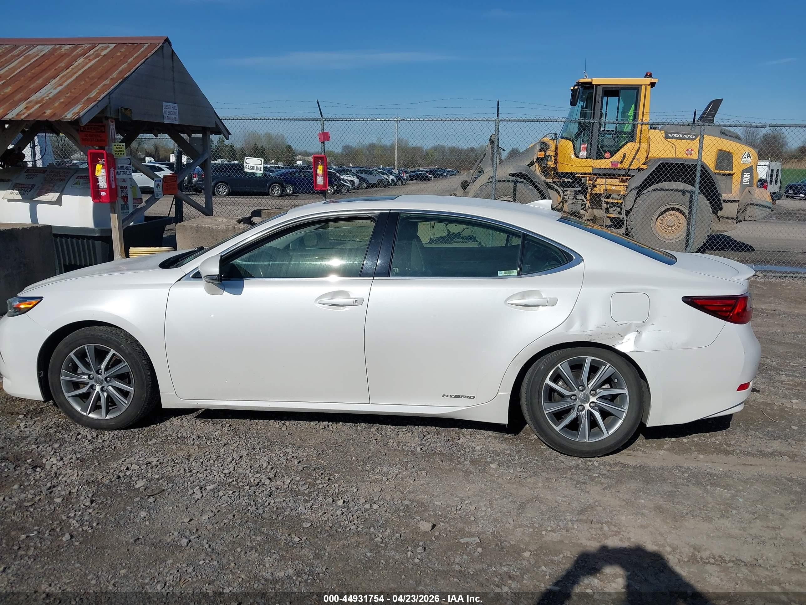 2016 Lexus Es 300h White vin: JTHBW1GG3G2105581
