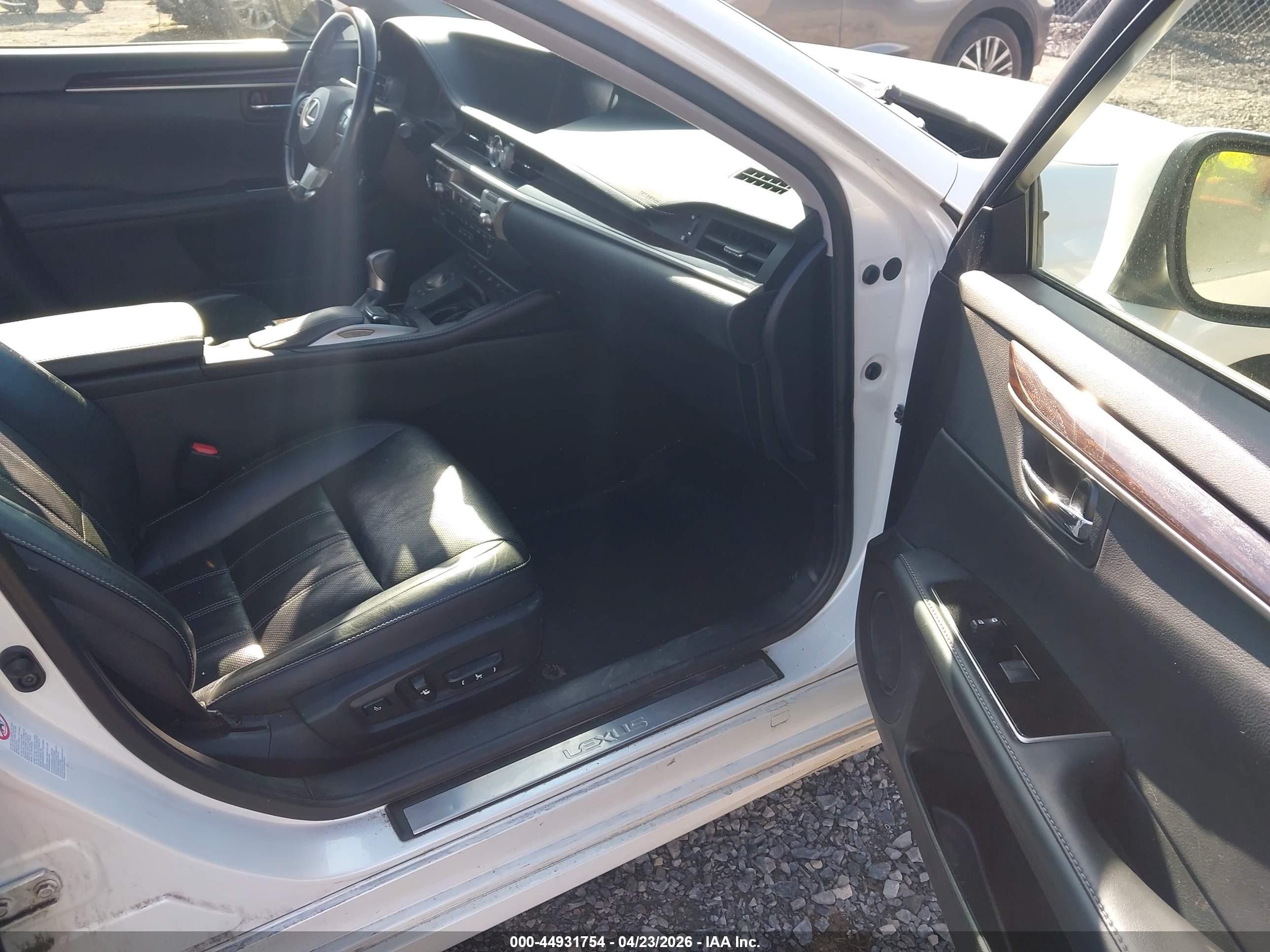 2016 Lexus Es 300h White vin: JTHBW1GG3G2105581