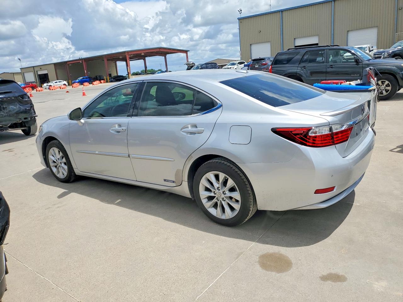 2013 Lexus Es 300h Silver vin: JTHBW1GG4D2018042