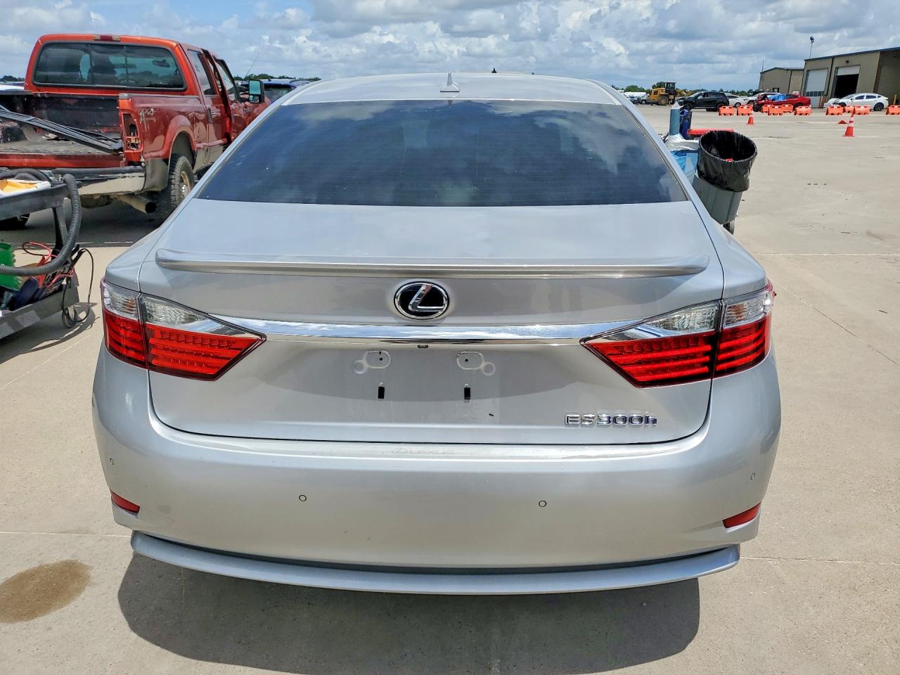 2013 Lexus Es 300h Silver vin: JTHBW1GG4D2018042
