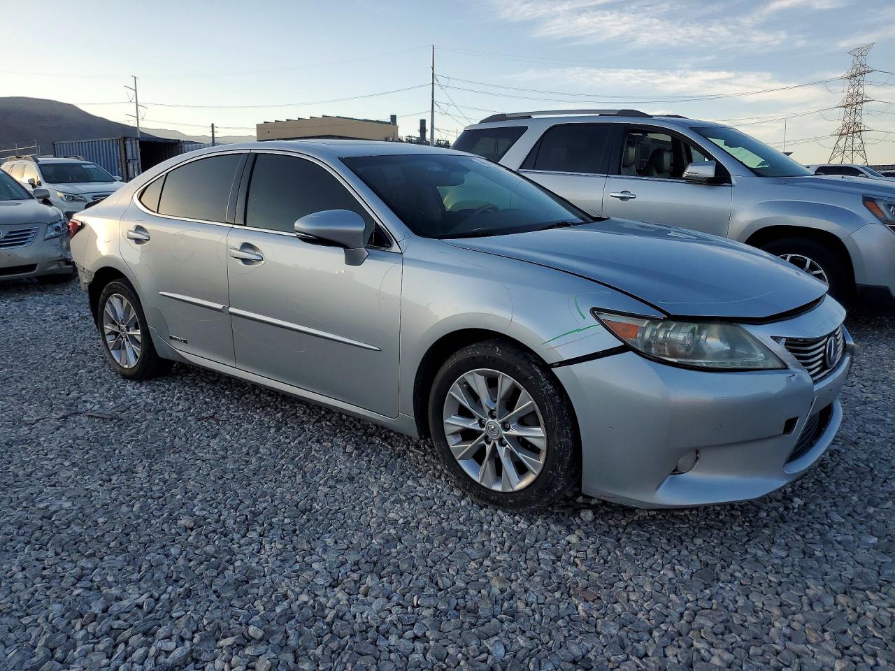 2013 Lexus Es 300h Base Silver vin: JTHBW1GG4D2036556