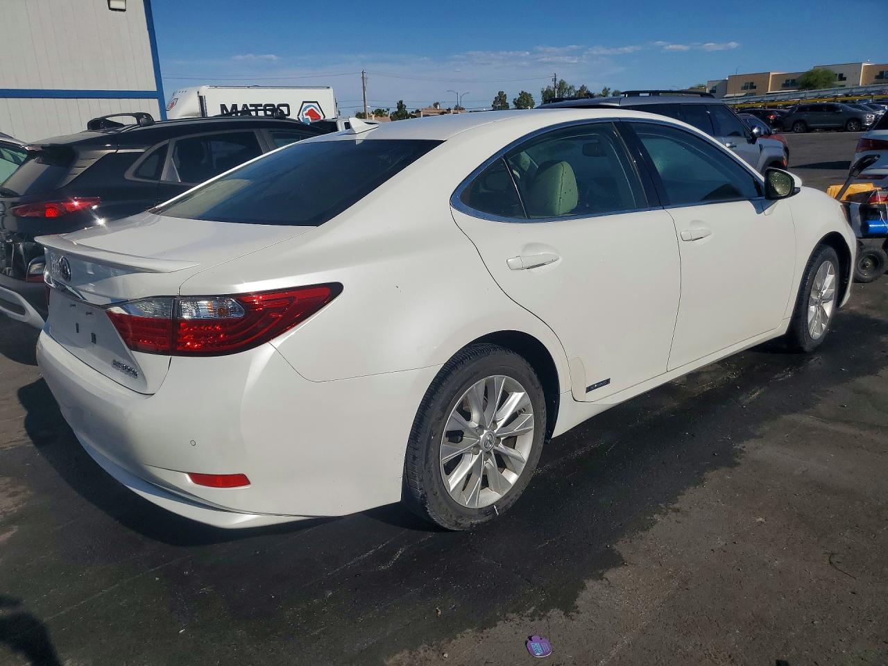 2014 Lexus Es 300h White vin: JTHBW1GG4E2066030
