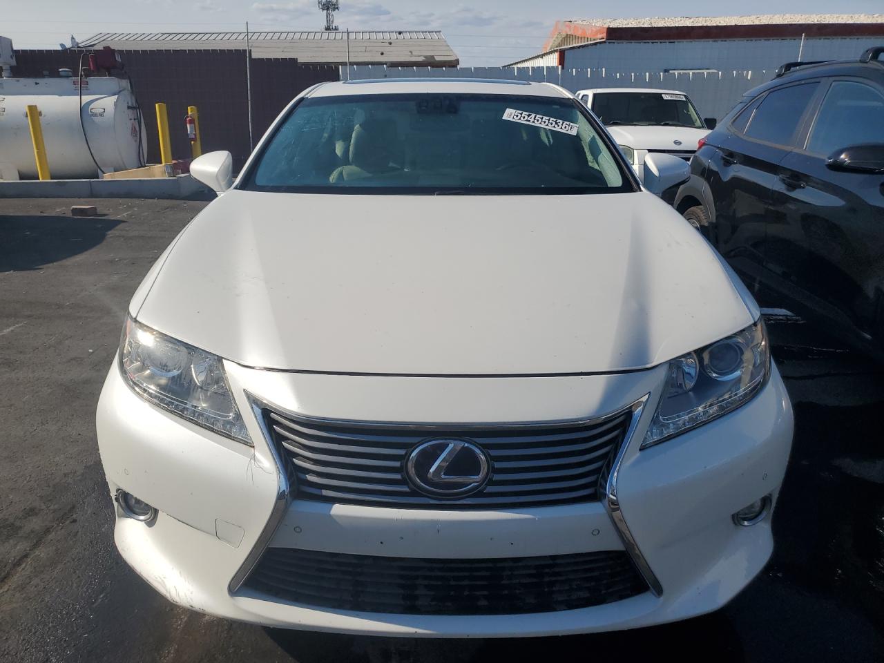 2014 Lexus Es 300h White vin: JTHBW1GG4E2066030 Damage: Hood, Dent(S) W/No Paint Dmg, 1/8 To 1/2 Inch