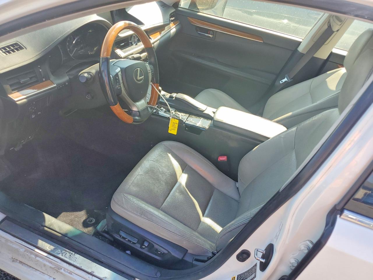 2014 Lexus Es 300h White vin: JTHBW1GG4E2066030
