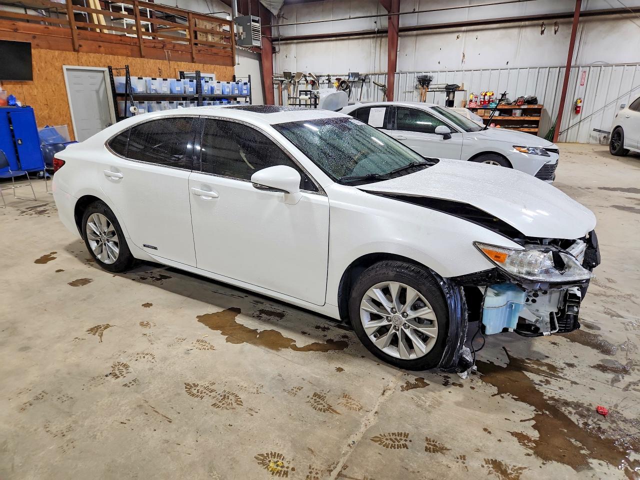 2014 Lexus Es 300h White vin: JTHBW1GG4E2066562