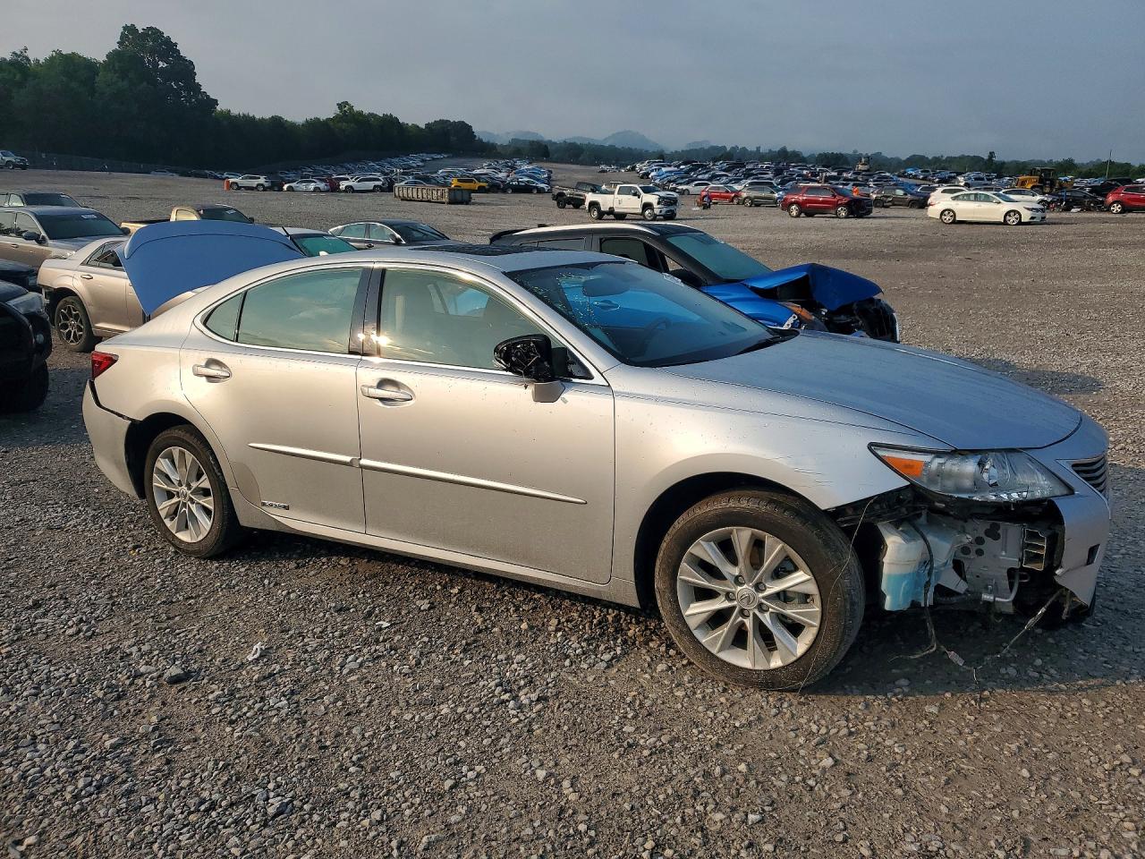 2014 Lexus Es 300h Silver vin: JTHBW1GG4E2072846