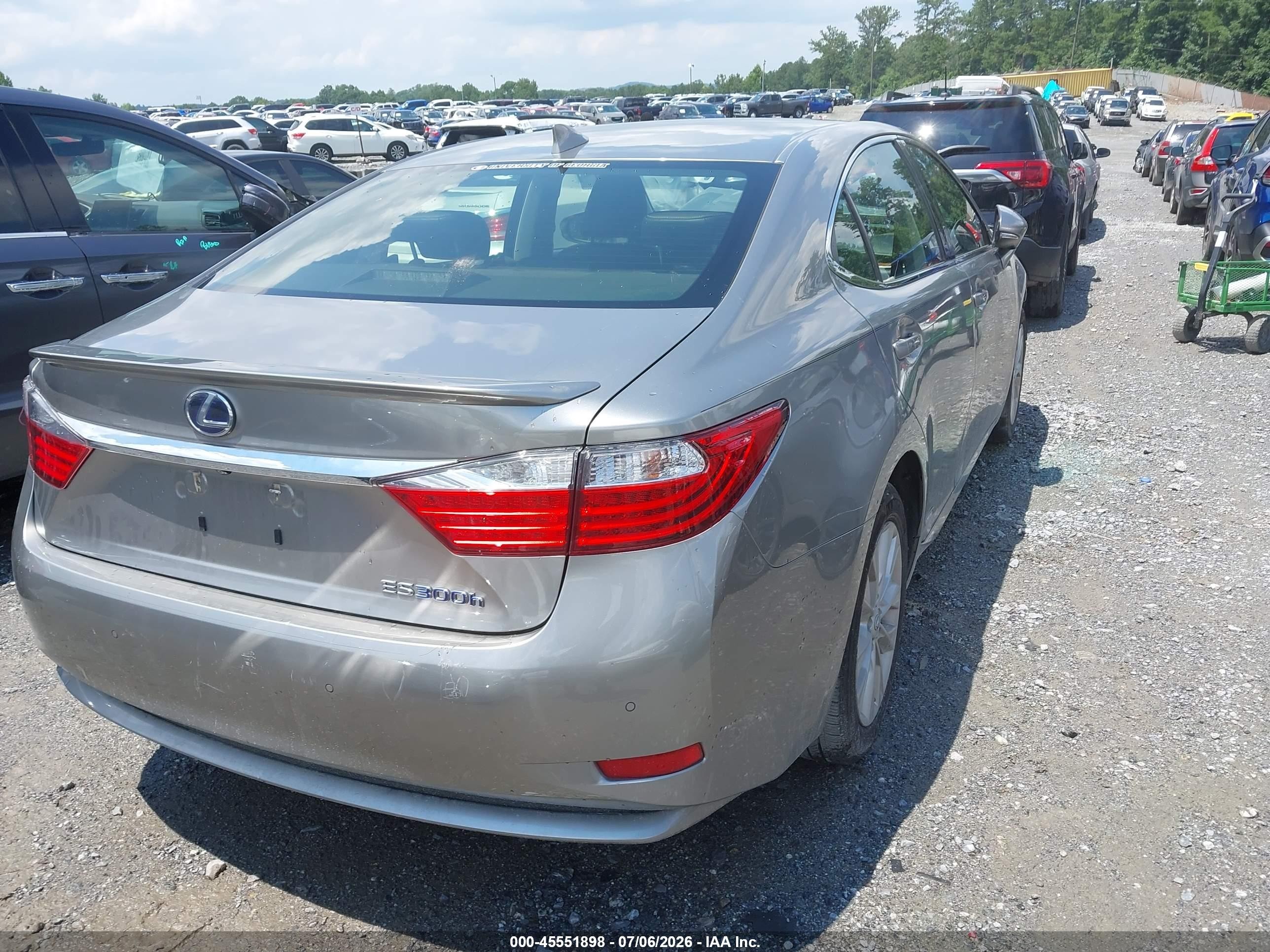 2015 Lexus Es 300h   Silver vin: JTHBW1GG4F2080947