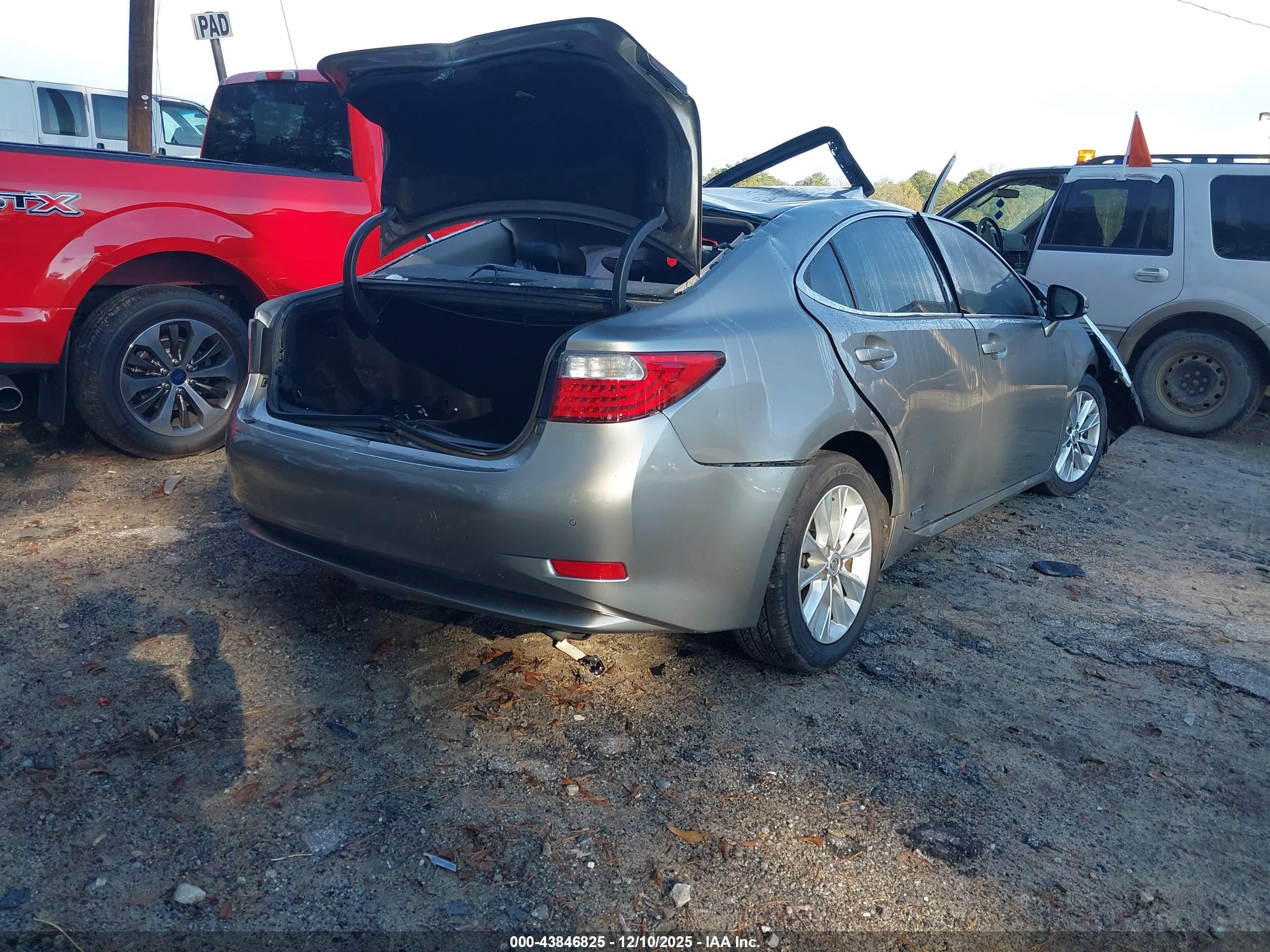 2015 Lexus Es 300h   Серебряный vin: JTHBW1GG4F2085646