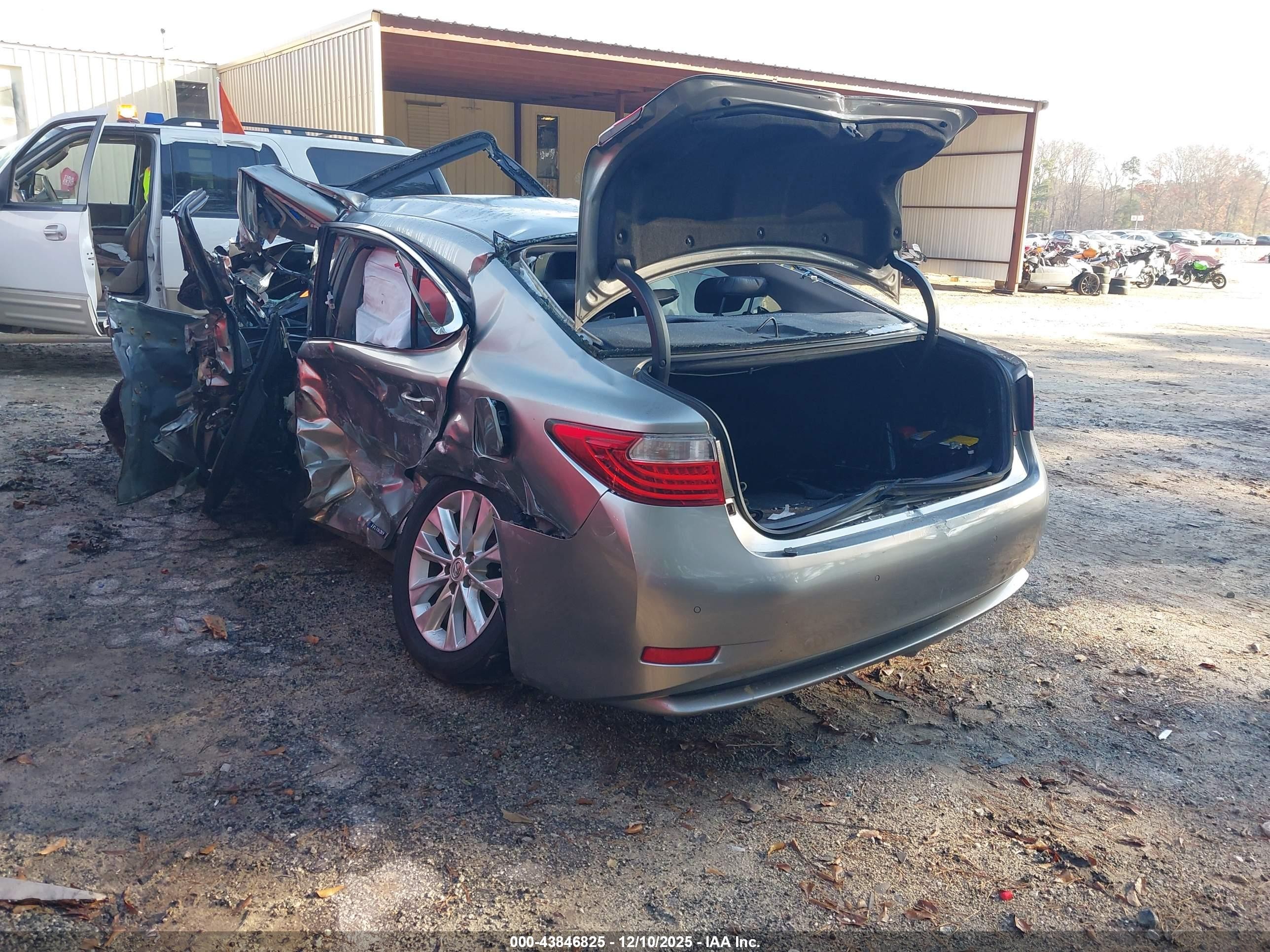 2015 Lexus Es 300h   Серебряный vin: JTHBW1GG4F2085646