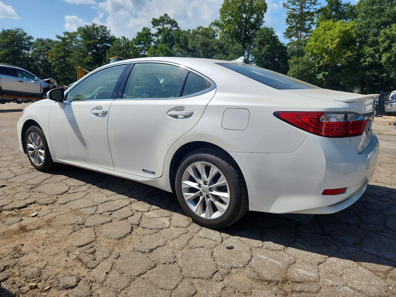 2013 Lexus Es 300h White vin: JTHBW1GG5D2010449