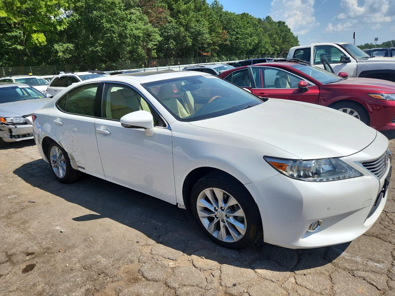 2013 Lexus Es 300h White vin: JTHBW1GG5D2010449