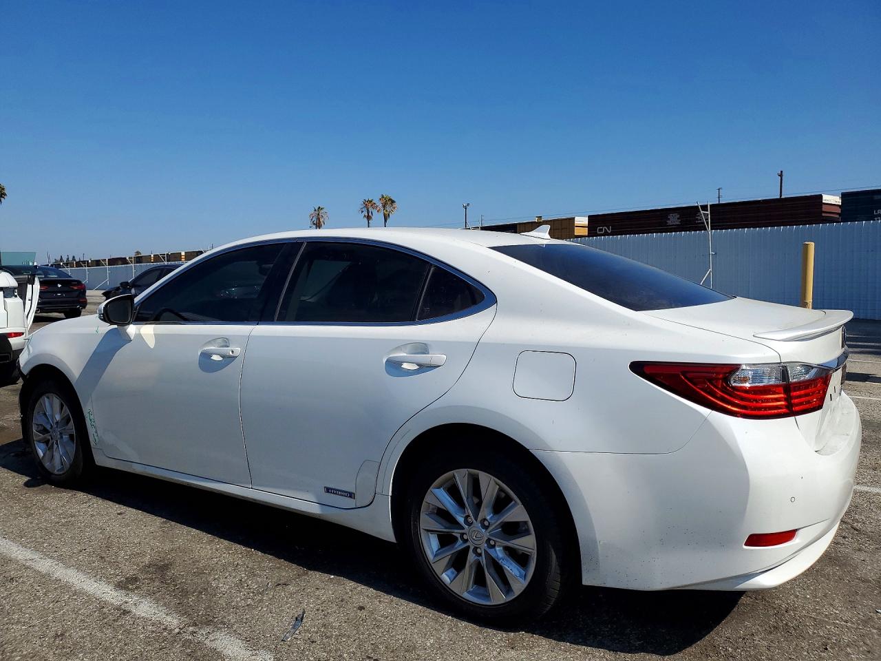 2013 Lexus Es 300h White vin: JTHBW1GG5D2016798