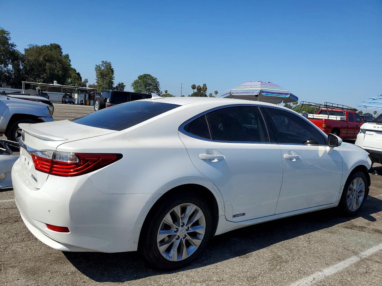 2013 Lexus Es 300h White vin: JTHBW1GG5D2016798
