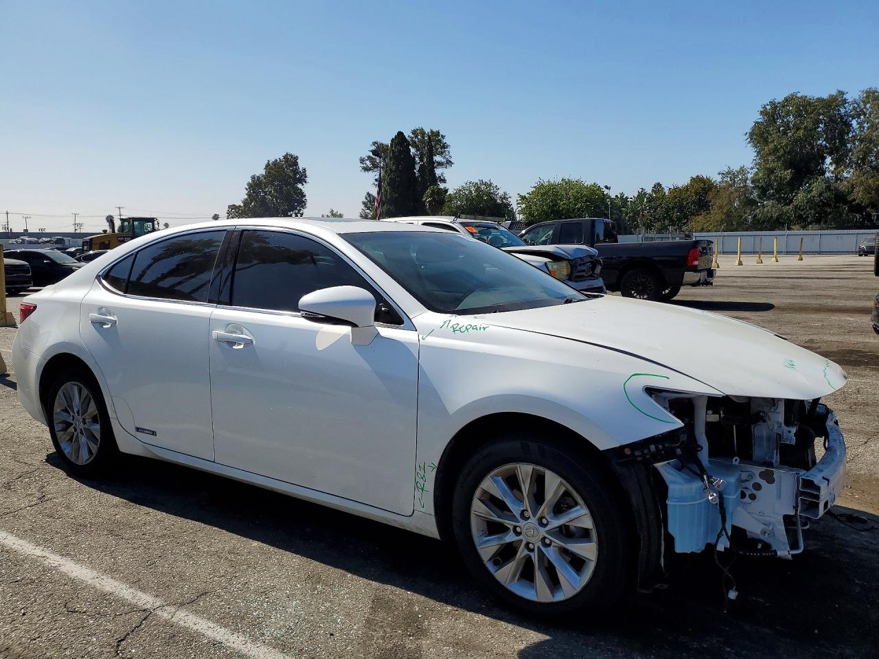 2013 Lexus Es 300h White vin: JTHBW1GG5D2016798