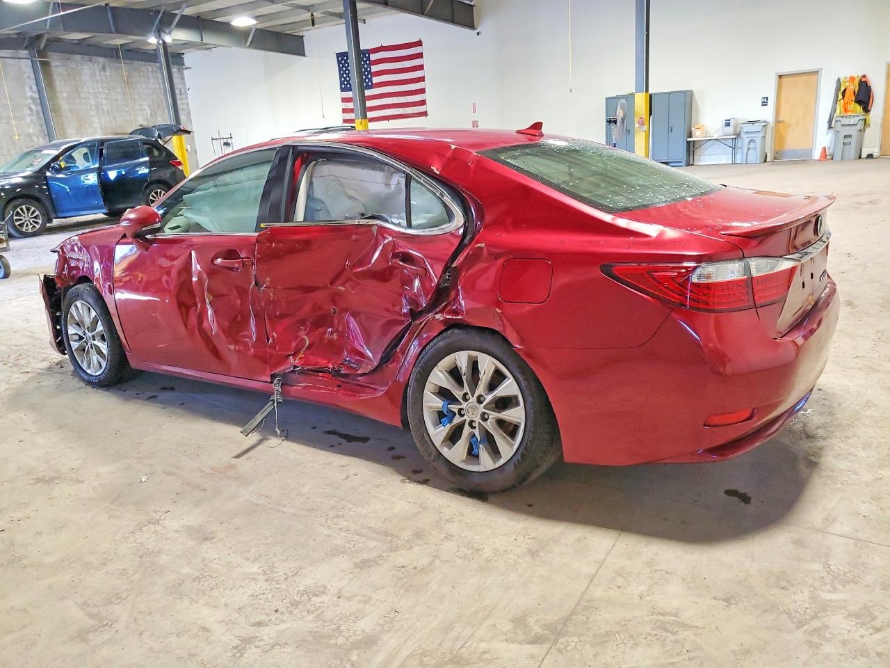 2013 Lexus Es 300h Red vin: JTHBW1GG5D2022729