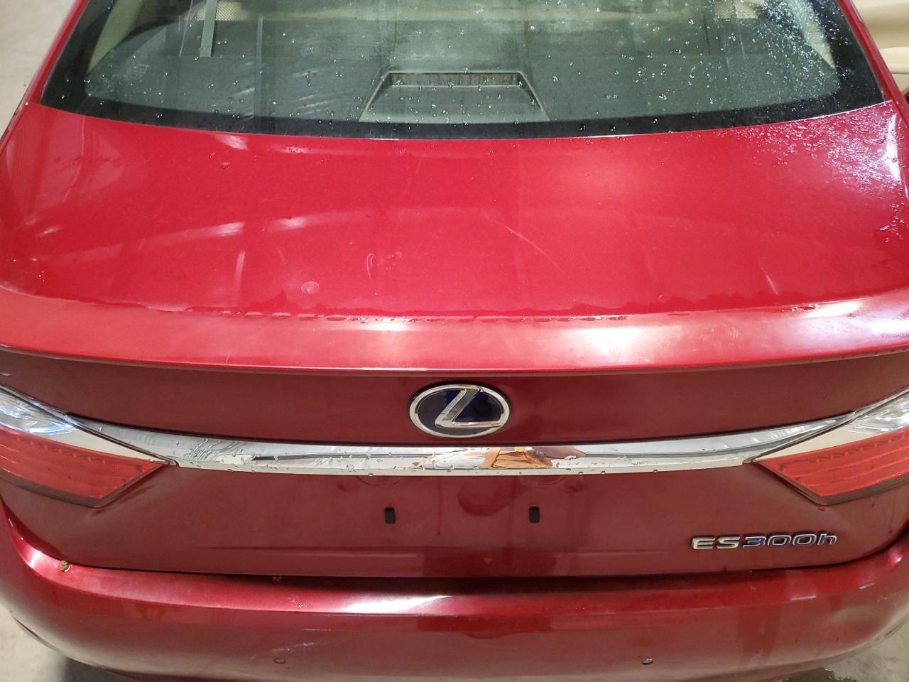2013 Lexus Es 300h Red vin: JTHBW1GG5D2022729 Damage: Deck Lid, Multiple Scratches Heavy, 2