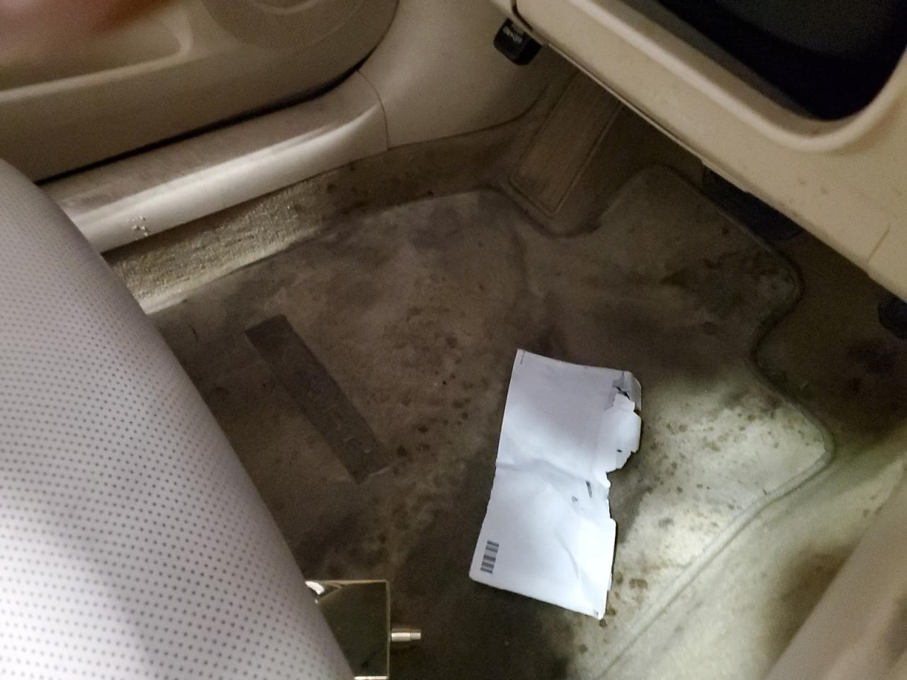 2013 Lexus Es 300h Red vin: JTHBW1GG5D2022729 Damage: Right Front Carpet, Stained, Permanent
