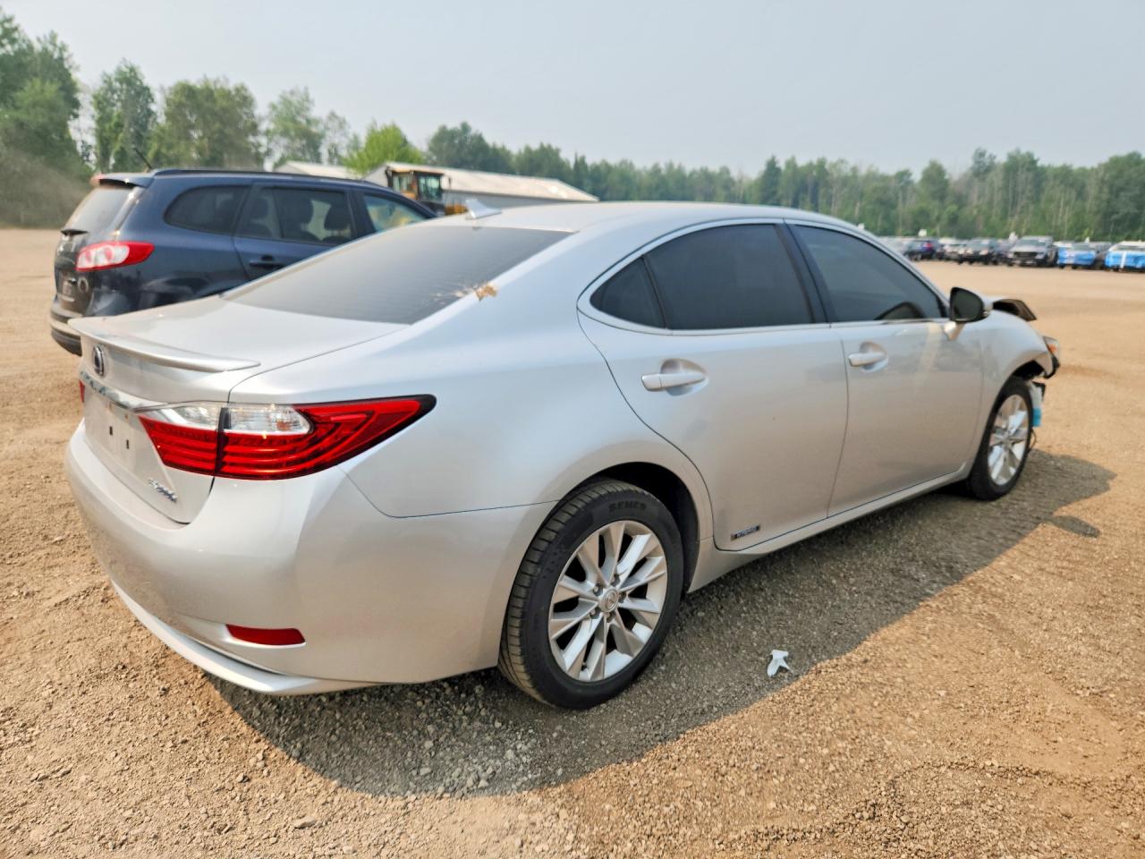 2014 Lexus Es 300h Silver vin: JTHBW1GG5E2059975