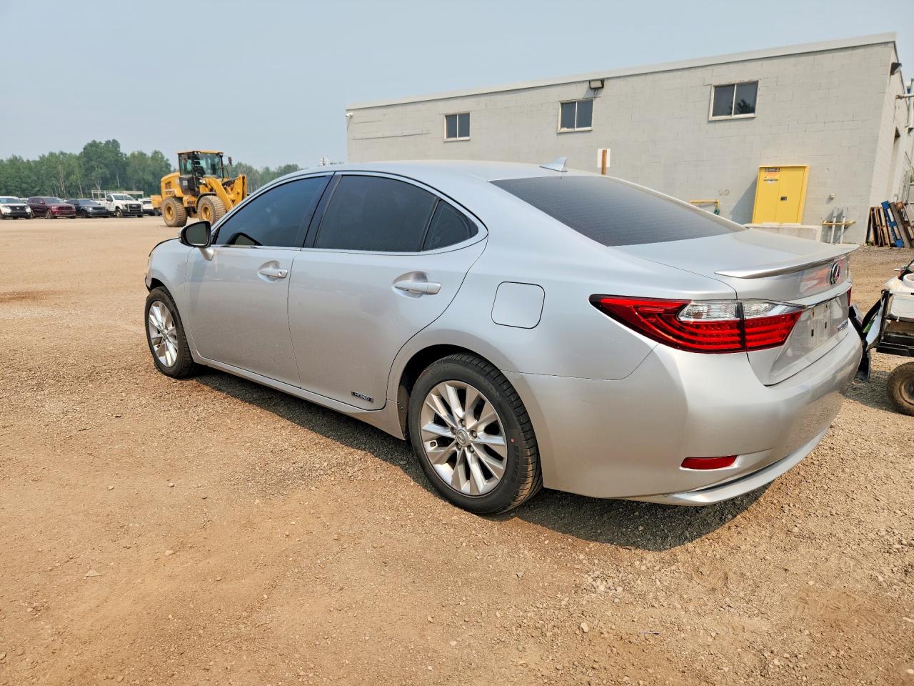 2014 Lexus Es 300h Silver vin: JTHBW1GG5E2059975