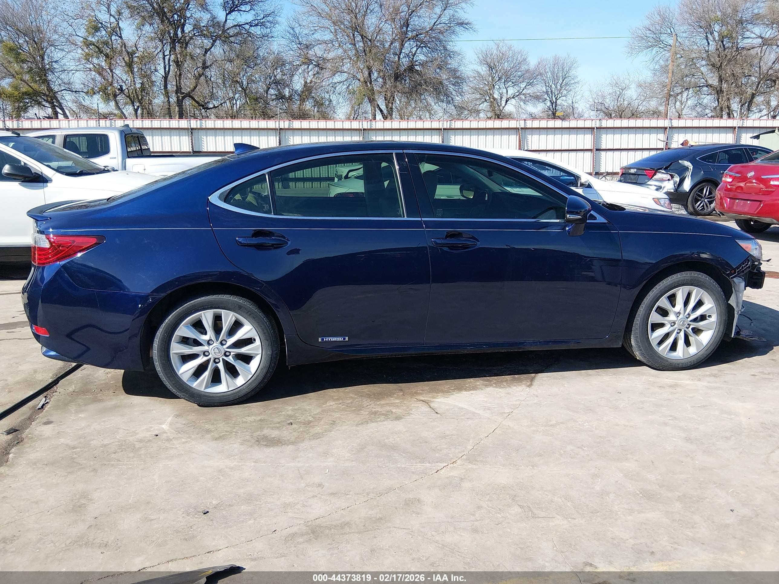 2015 Lexus Es 300h   Dark Blue vin: JTHBW1GG5F2078575