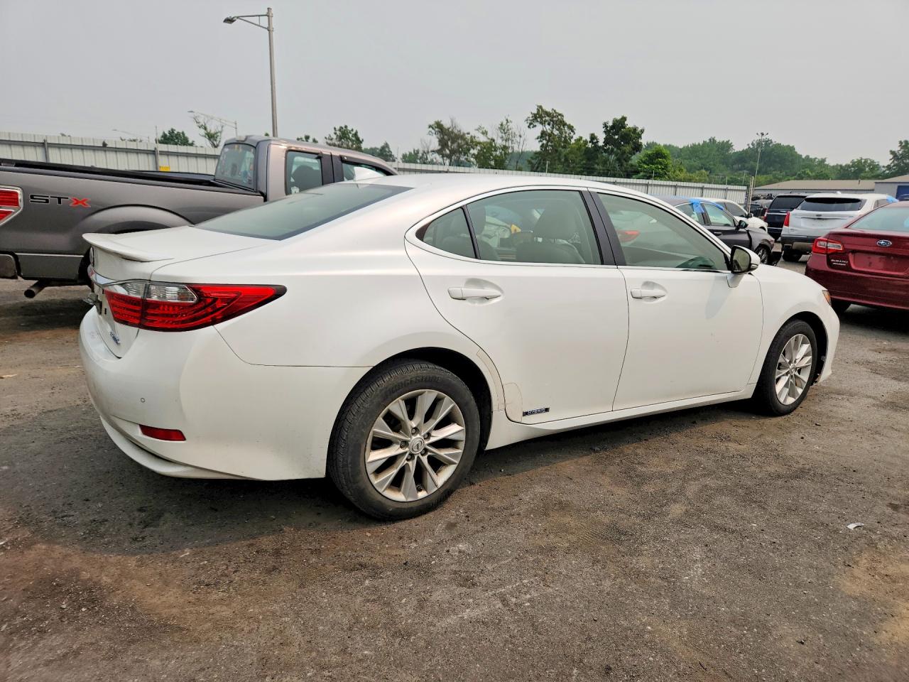 2015 Lexus Es 300h White vin: JTHBW1GG5F2080763