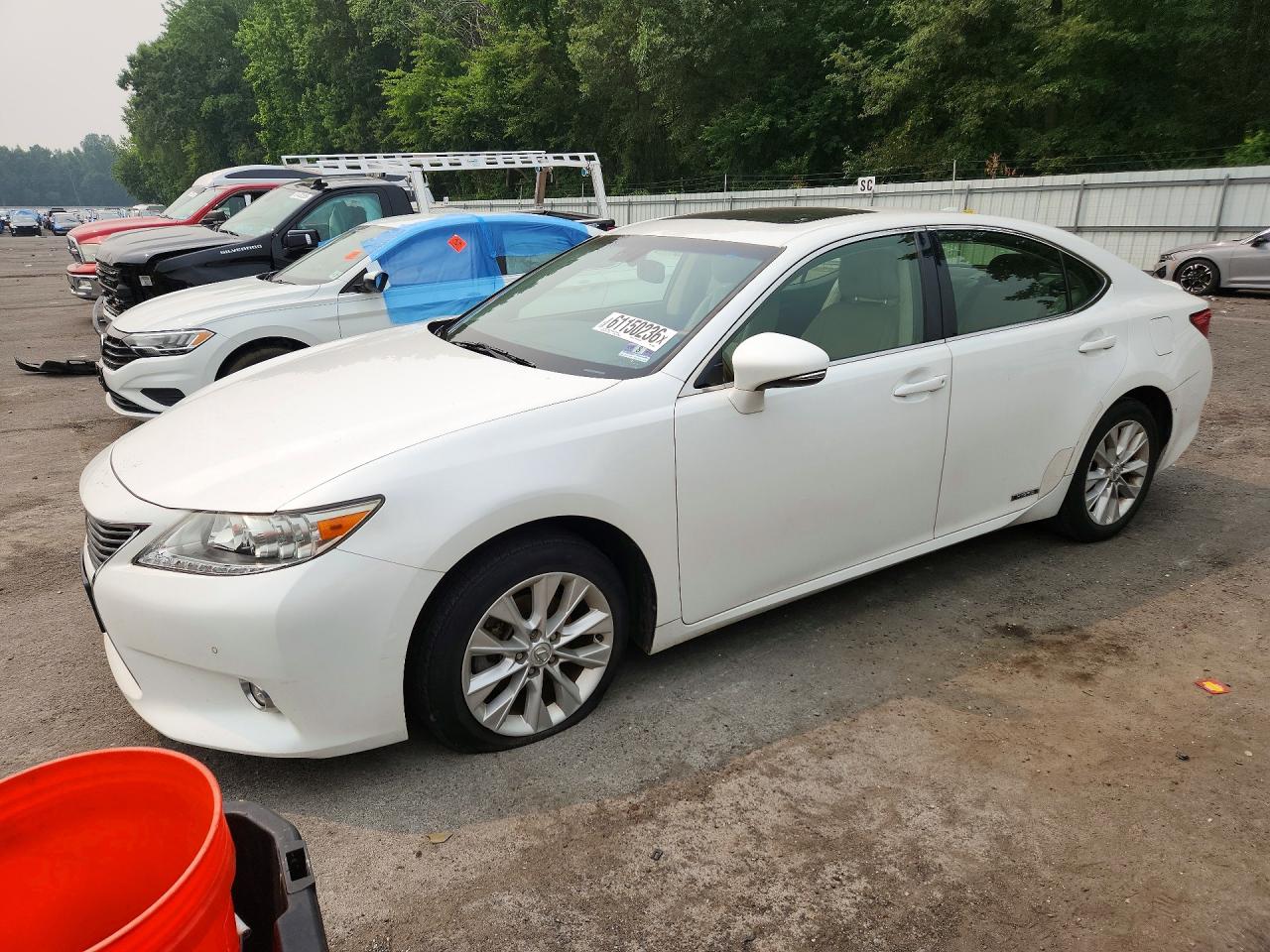 2015 Lexus Es 300h White vin: JTHBW1GG5F2080763