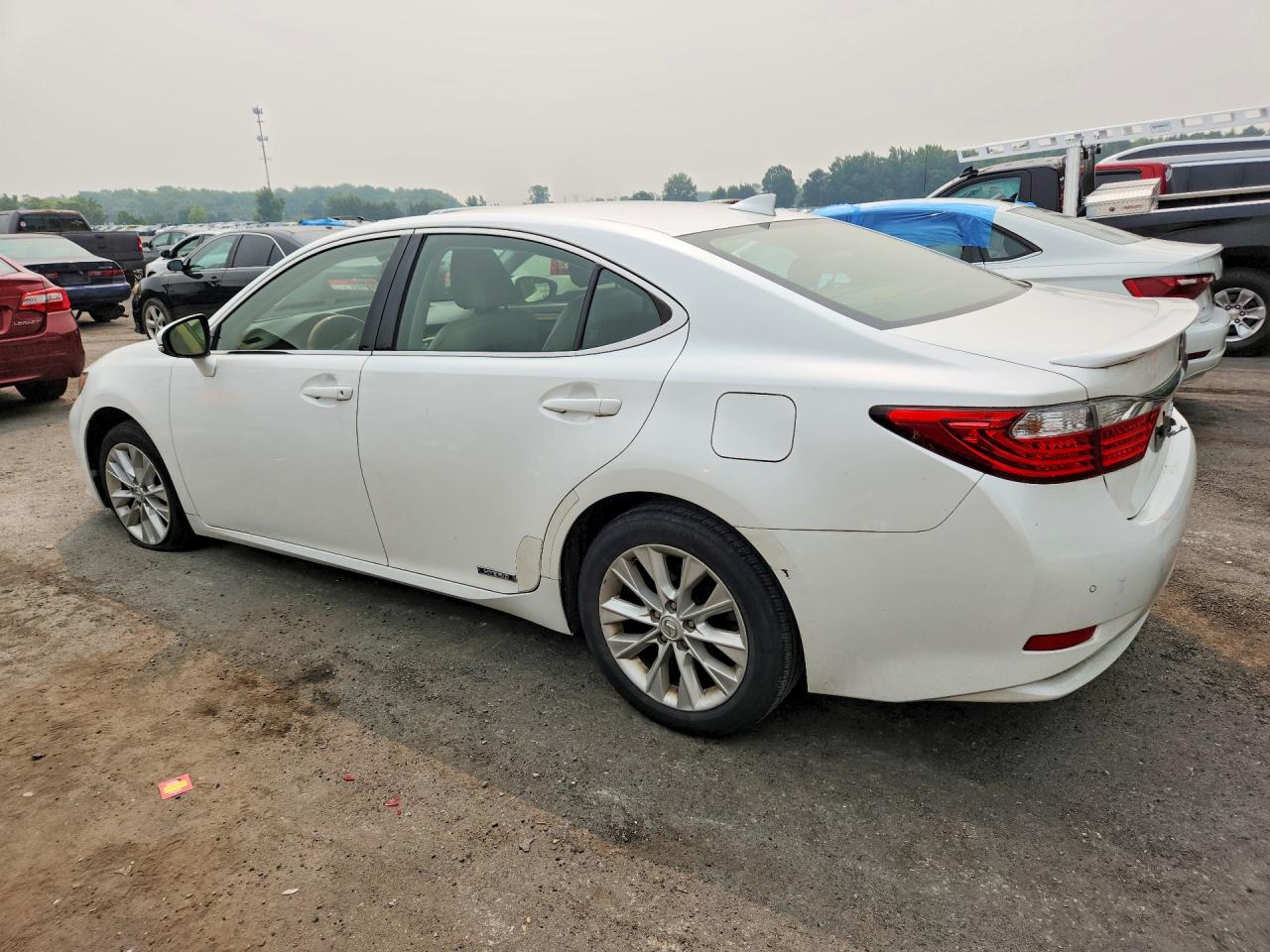 2015 Lexus Es 300h White vin: JTHBW1GG5F2080763