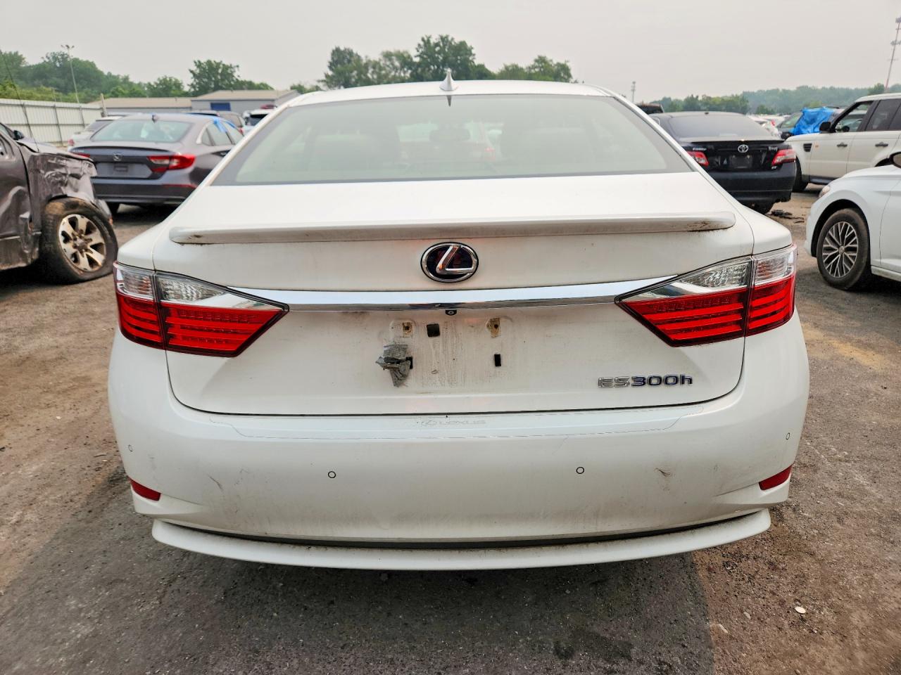 2015 Lexus Es 300h White vin: JTHBW1GG5F2080763