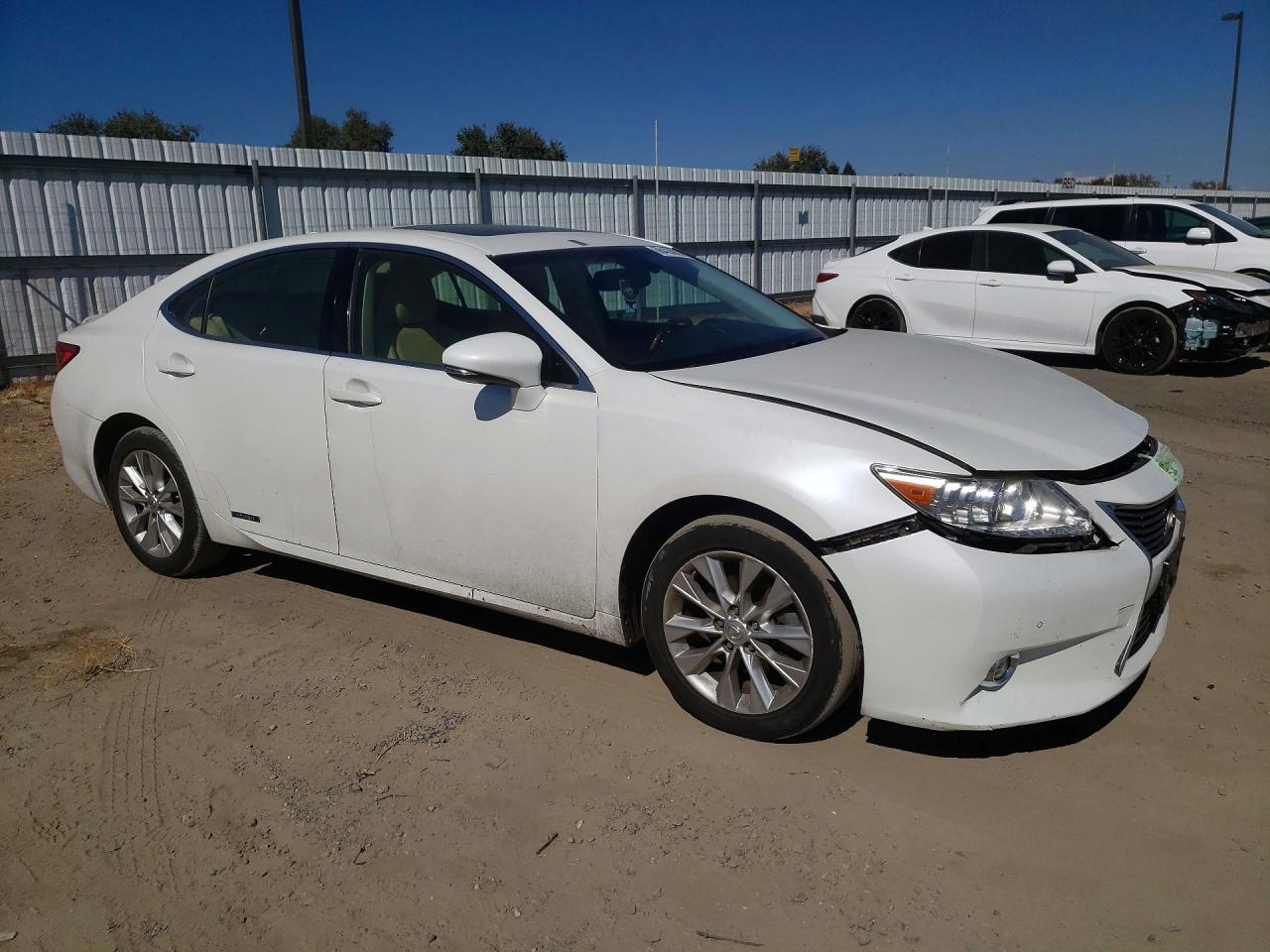 2015 Lexus Es 300h White vin: JTHBW1GG5F2084764