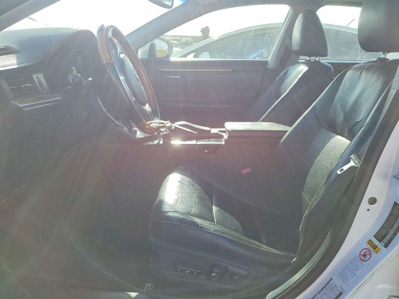 2015 Lexus Es 300h White vin: JTHBW1GG5F2095974
