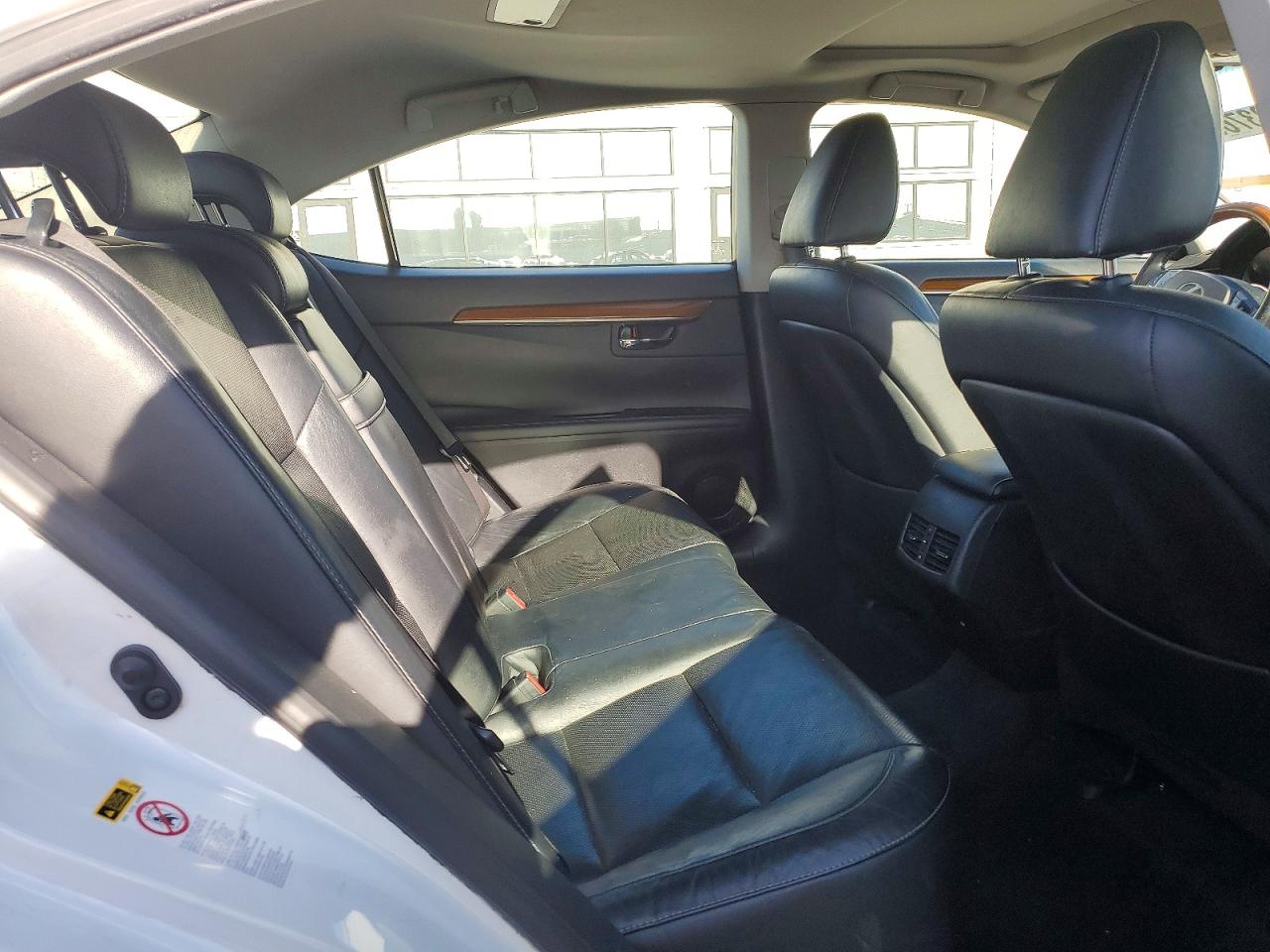 2015 Lexus Es 300h White vin: JTHBW1GG5F2095974