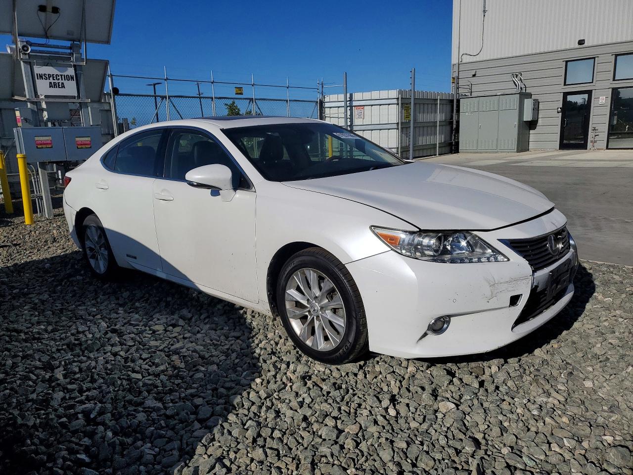 2015 Lexus Es 300h White vin: JTHBW1GG5F2095974