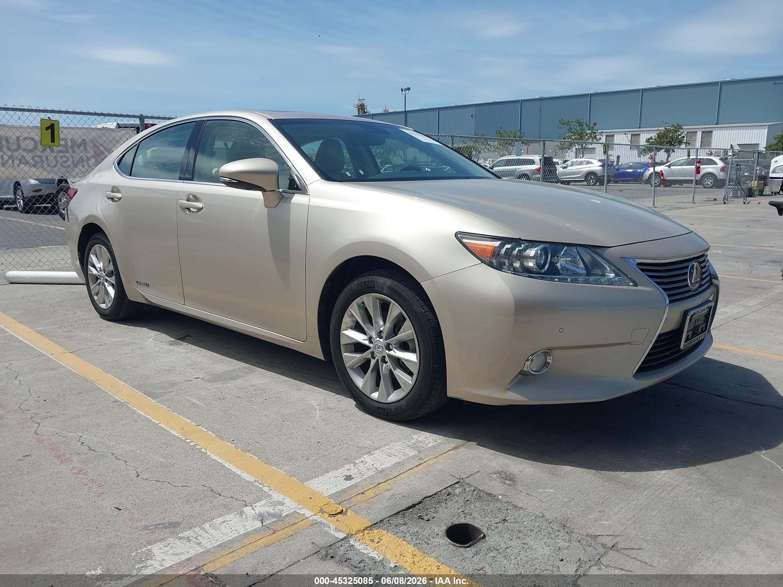 2013 Lexus Es 300h   Gold vin: JTHBW1GG6D2004112