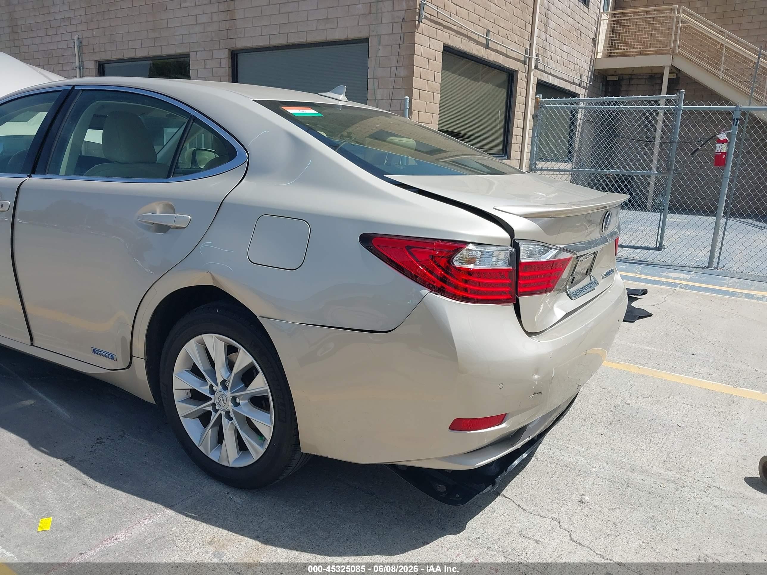 2013 Lexus Es 300h   Gold vin: JTHBW1GG6D2004112